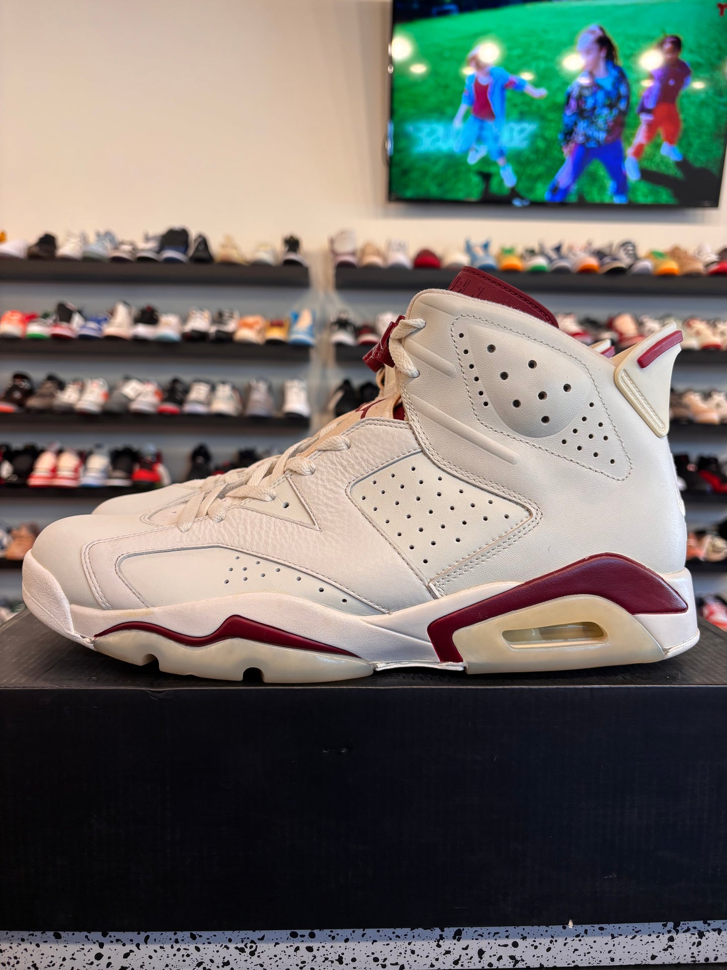Jordan 6 Maroon Size 14 Pre-Owned
