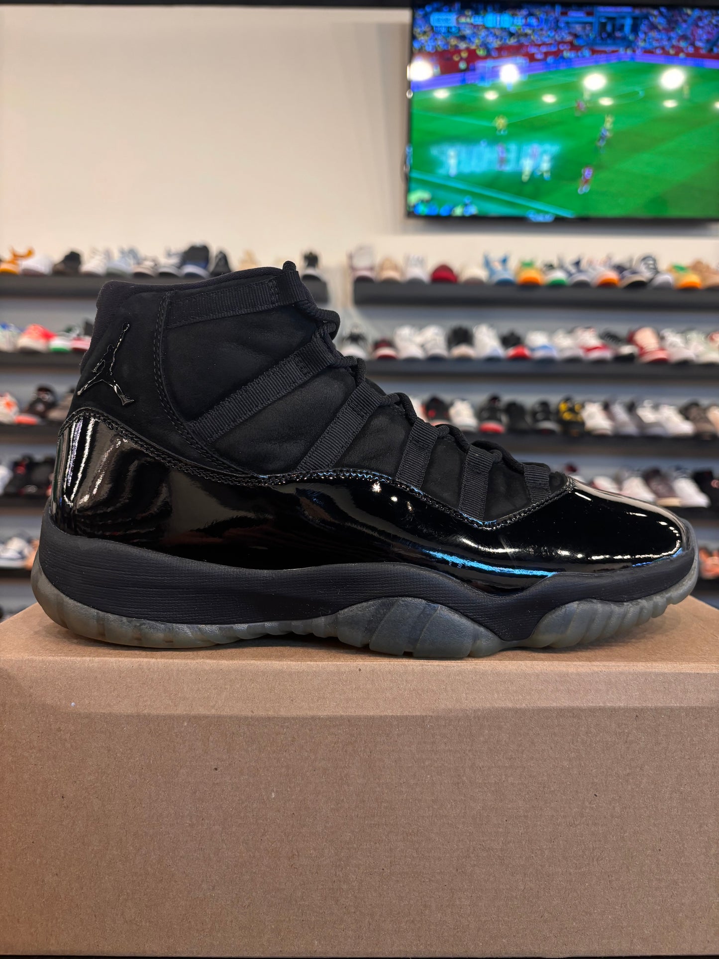 Jordan 11 Cap And Gown Size 11.5 Pre-Owned (No Box)