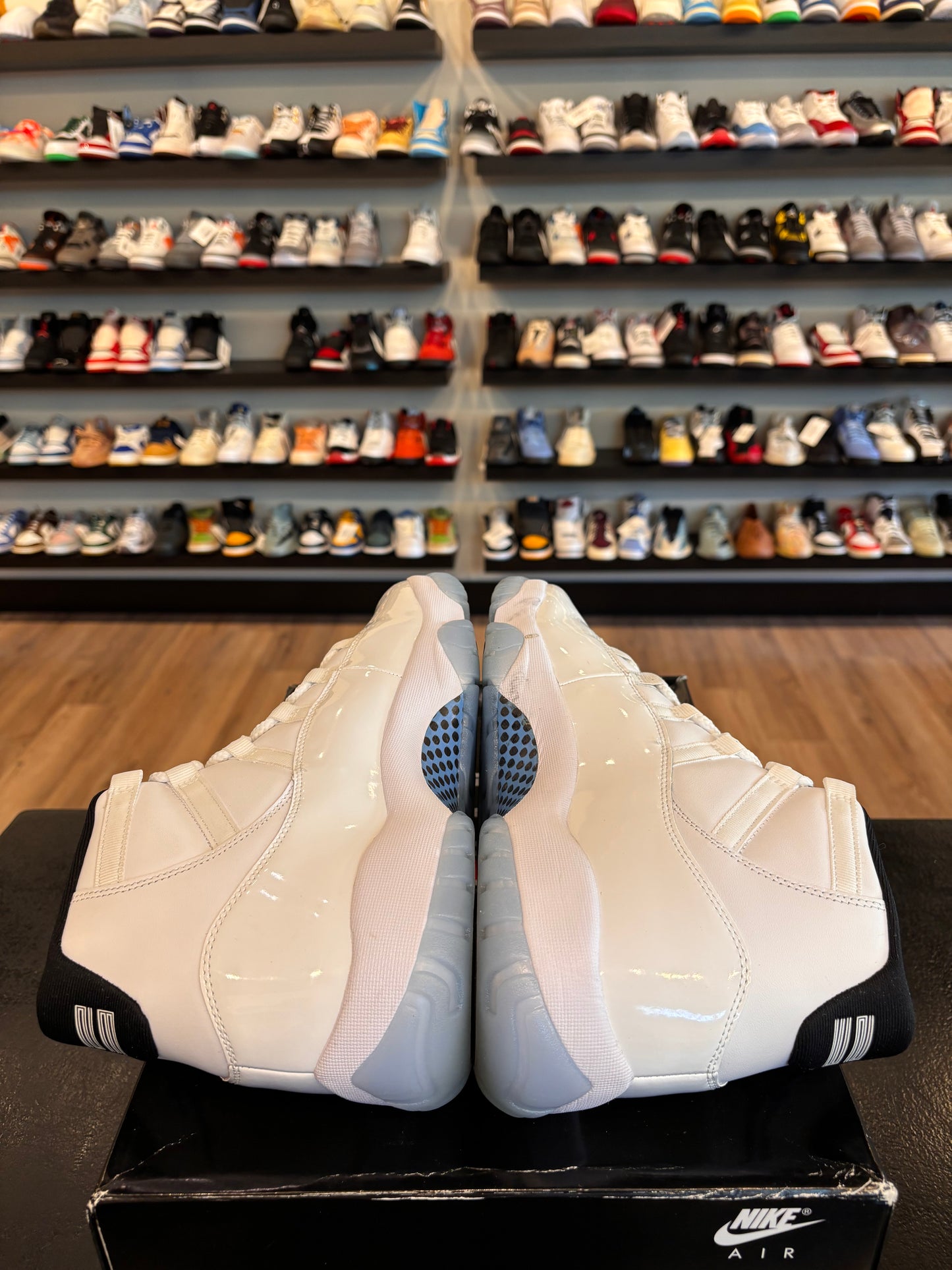 Jordan 11 Legend Blue Size 11.5 Pre-Owned