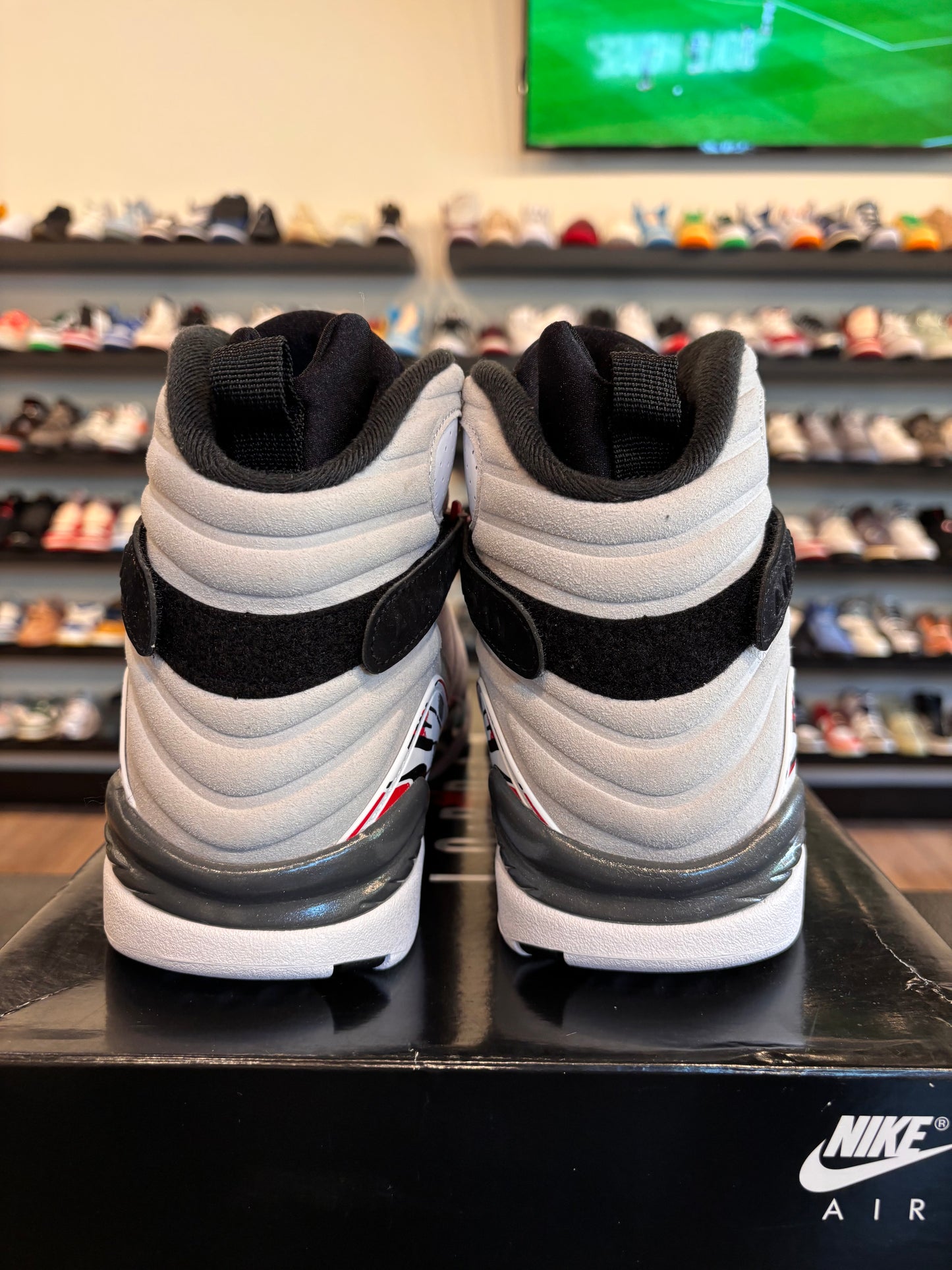 Jordan 8 Bugs Bunny Size 11.5 Pre-Owned