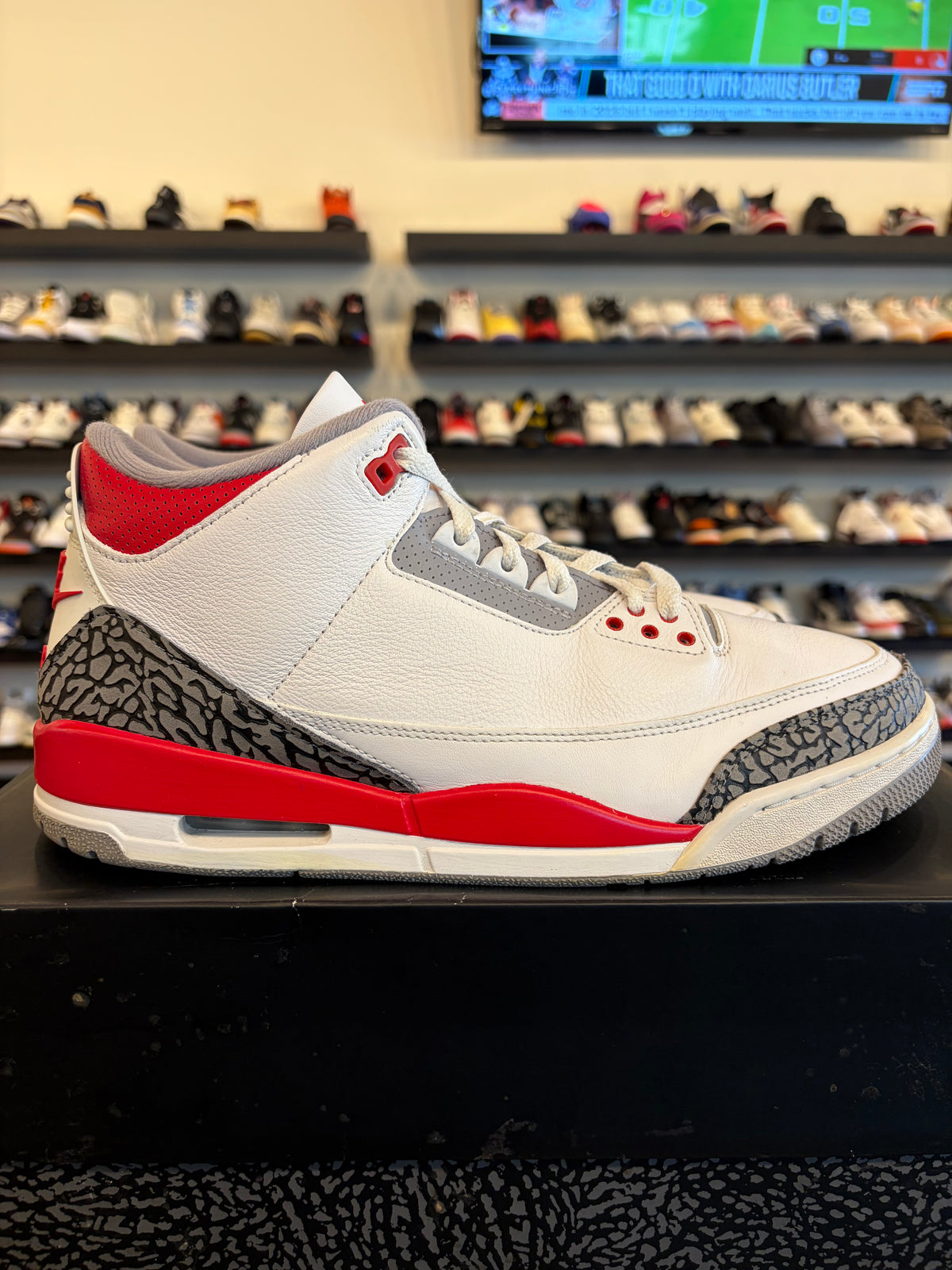 Jordan 3 Fire Red 2022 Size 11.5 Pre-Owned