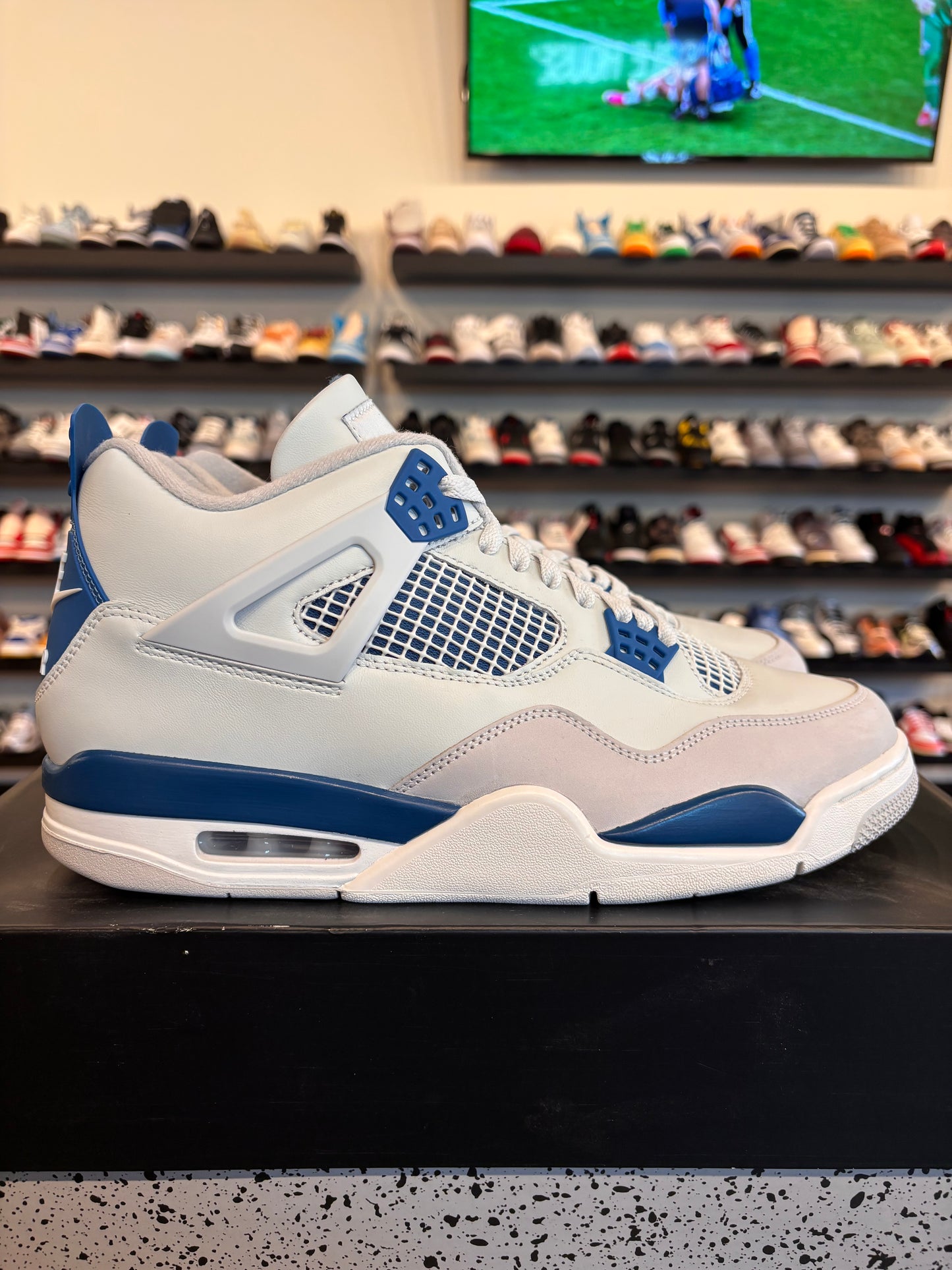 Jordan 4 Military Blue 2024 Size 11.5 Pre-Owned