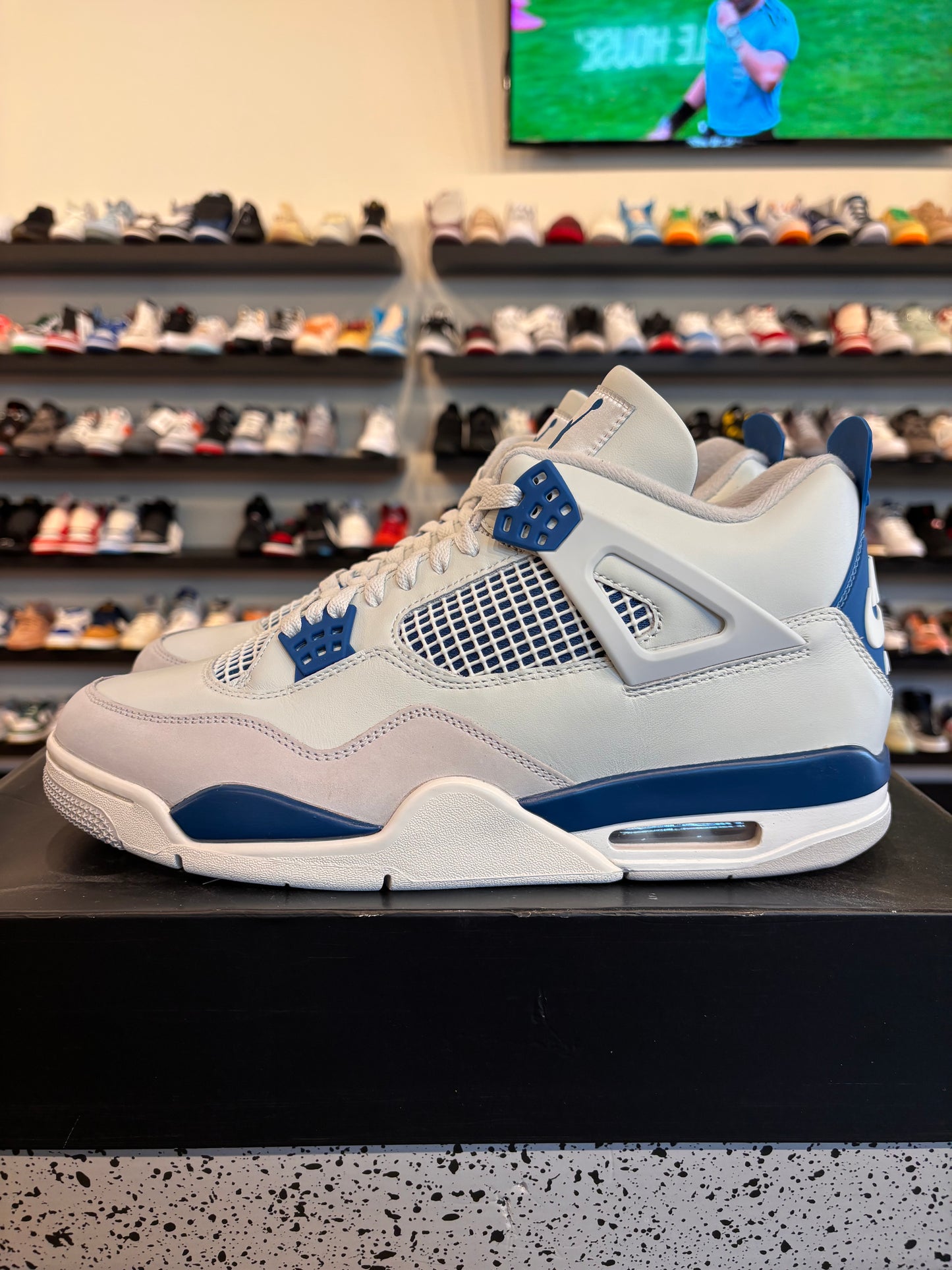 Jordan 4 Military Blue 2024 Size 11.5 Pre-Owned