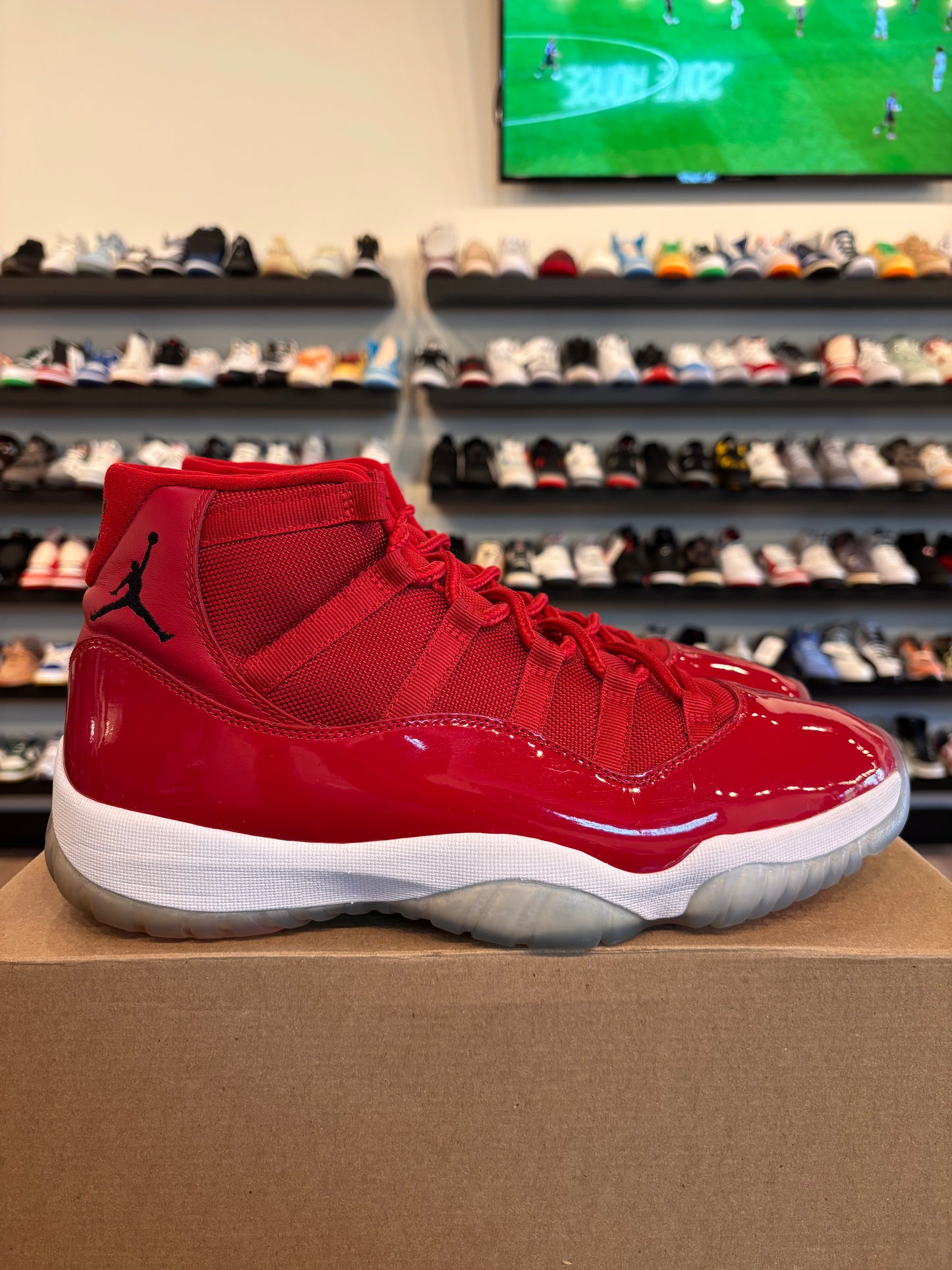 Jordan 11 Win Like 96 Size 12 Pre-Owned (No Box)