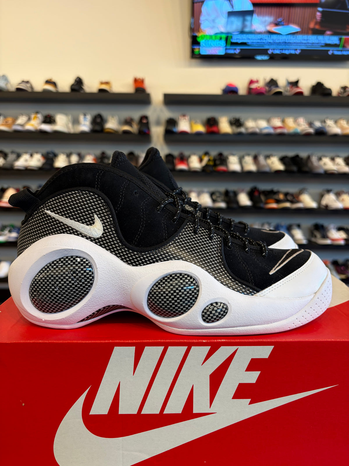 Nike Air Zoom Flight 95 Black Metallic 2022 Size 9 Brand New