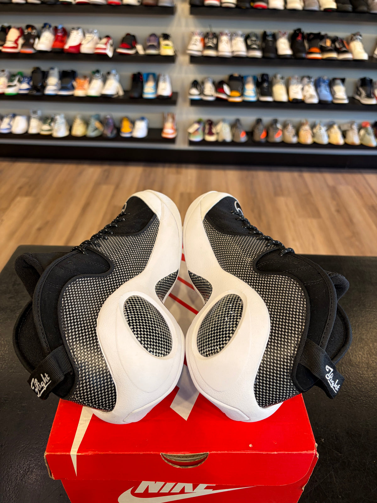 Nike Air Zoom Flight 95 Black Metallic 2022 Size 9 Brand New