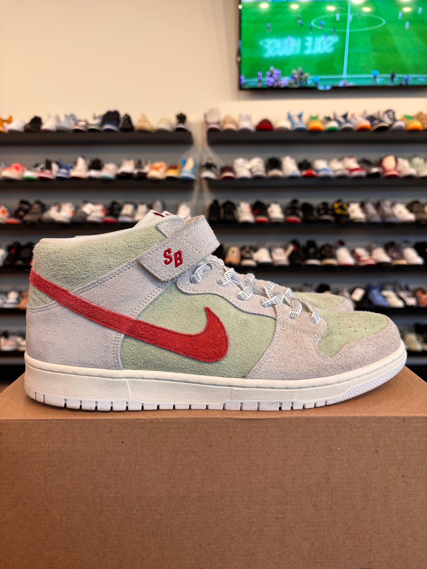 Nike SB Dunk Mid White Widow Size 12 Pre-Owned (No Box)