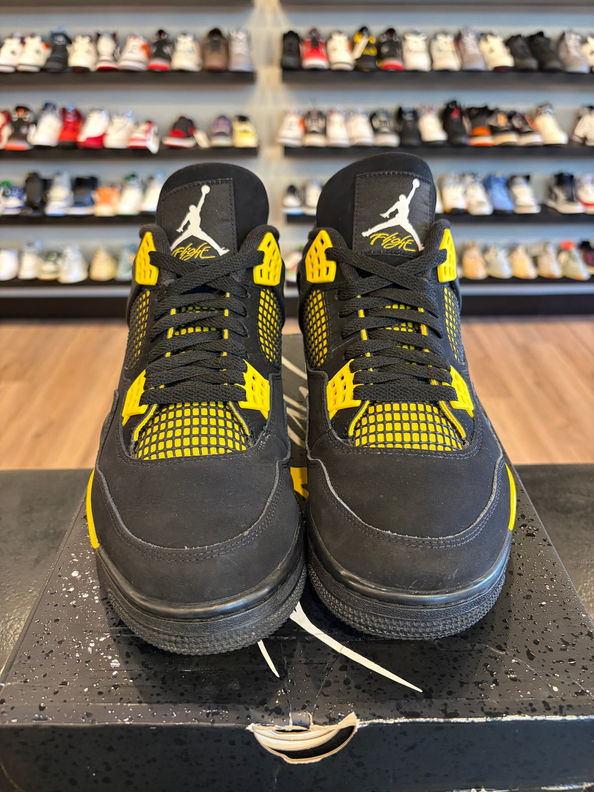 Jordan 4 Yellow Thunder Size 10.5 Pre-Owned