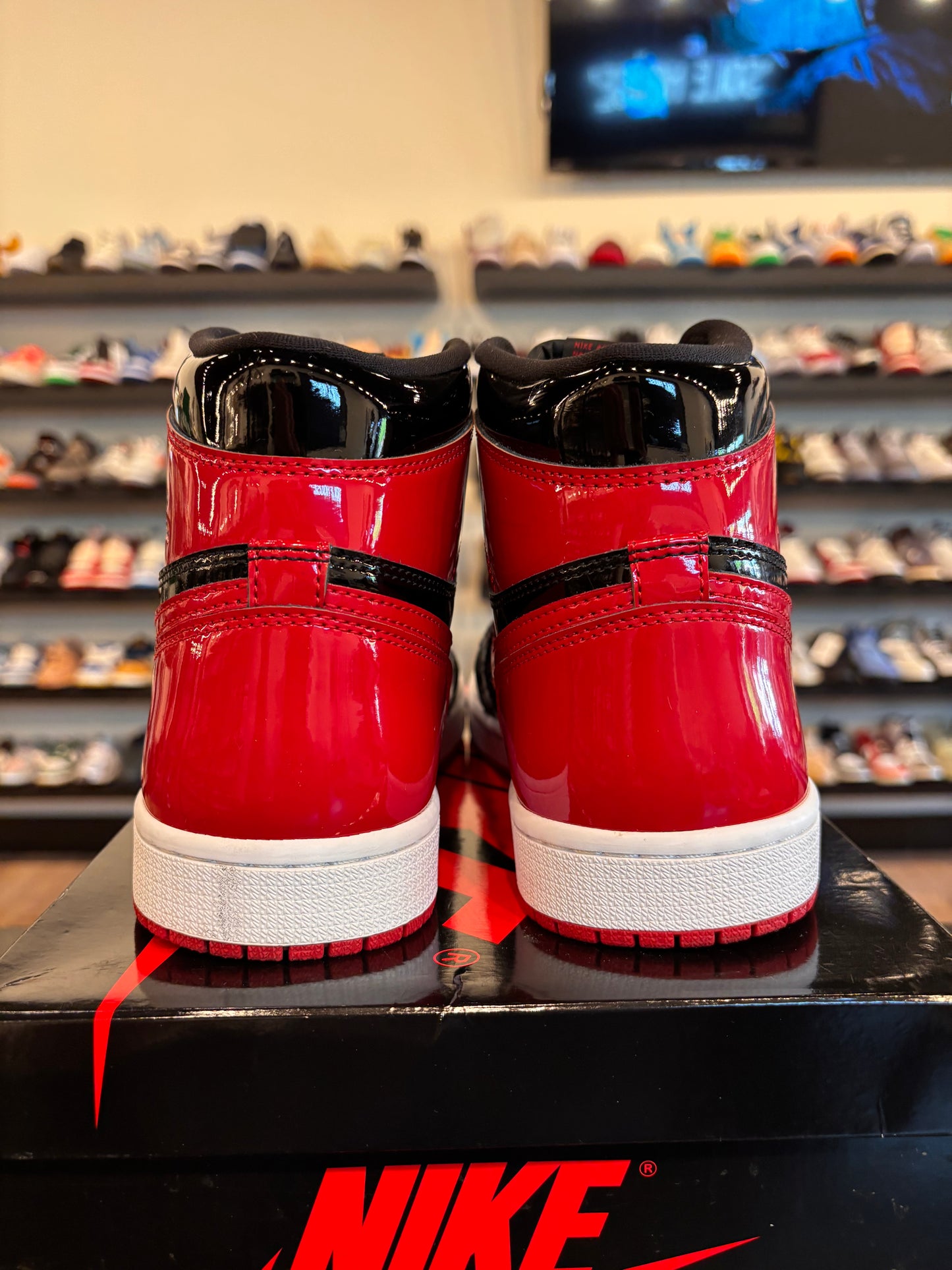 Jordan 1 Patent Bred Size 9 Pre-Owned