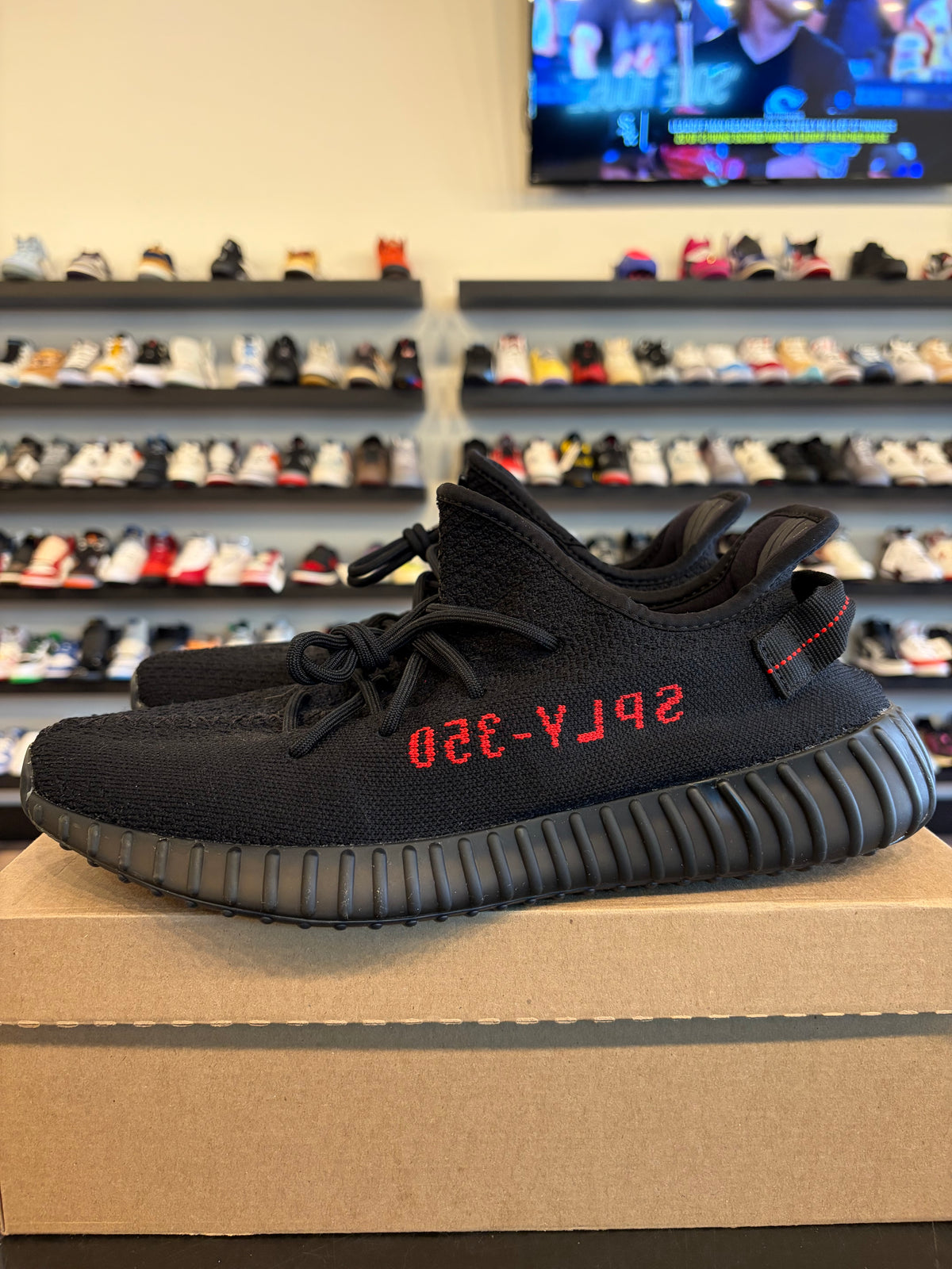 Yeezy 350 V2 Bred Size 13 Pre-Owned (No Box)