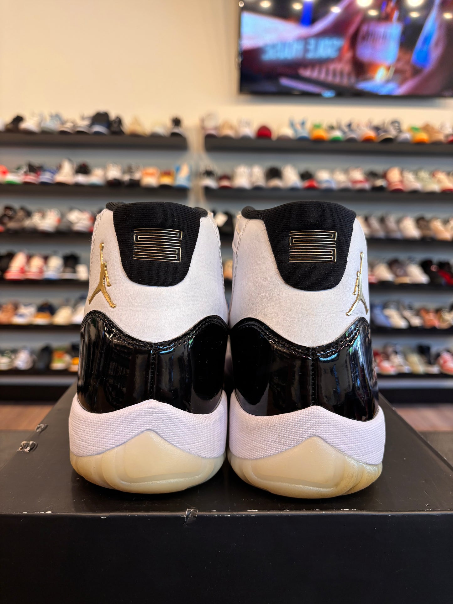 Jordan 11 Gratitude Size 11.5 Pre-Owned