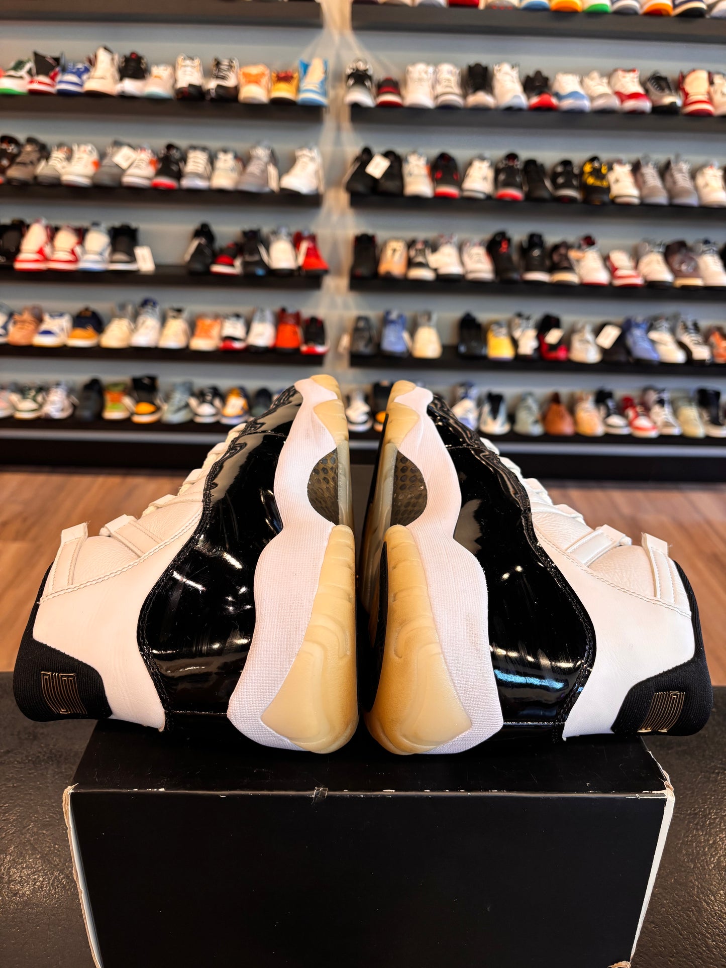 Jordan 11 Gratitude Size 11.5 Pre-Owned