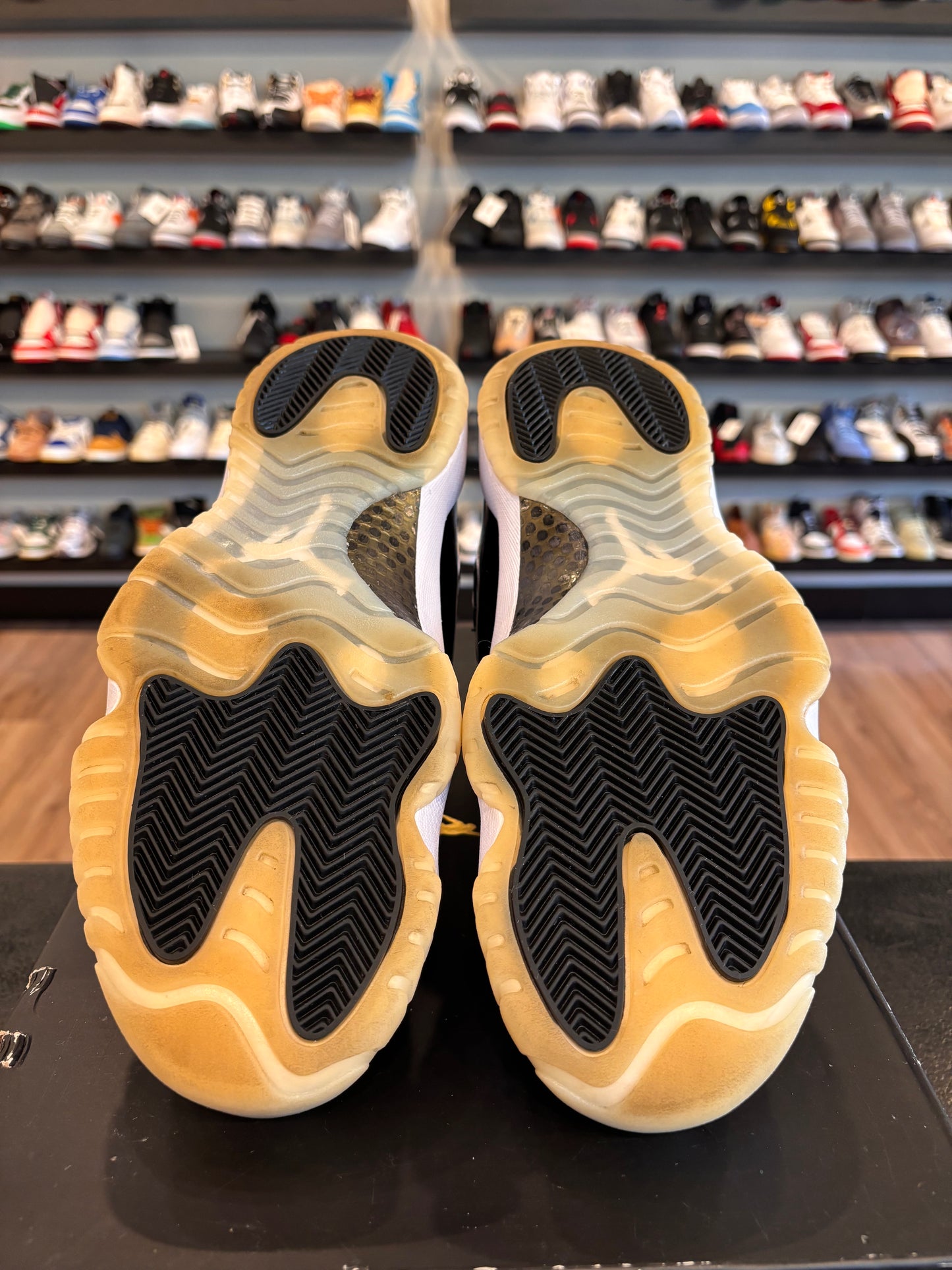 Jordan 11 Gratitude Size 11.5 Pre-Owned