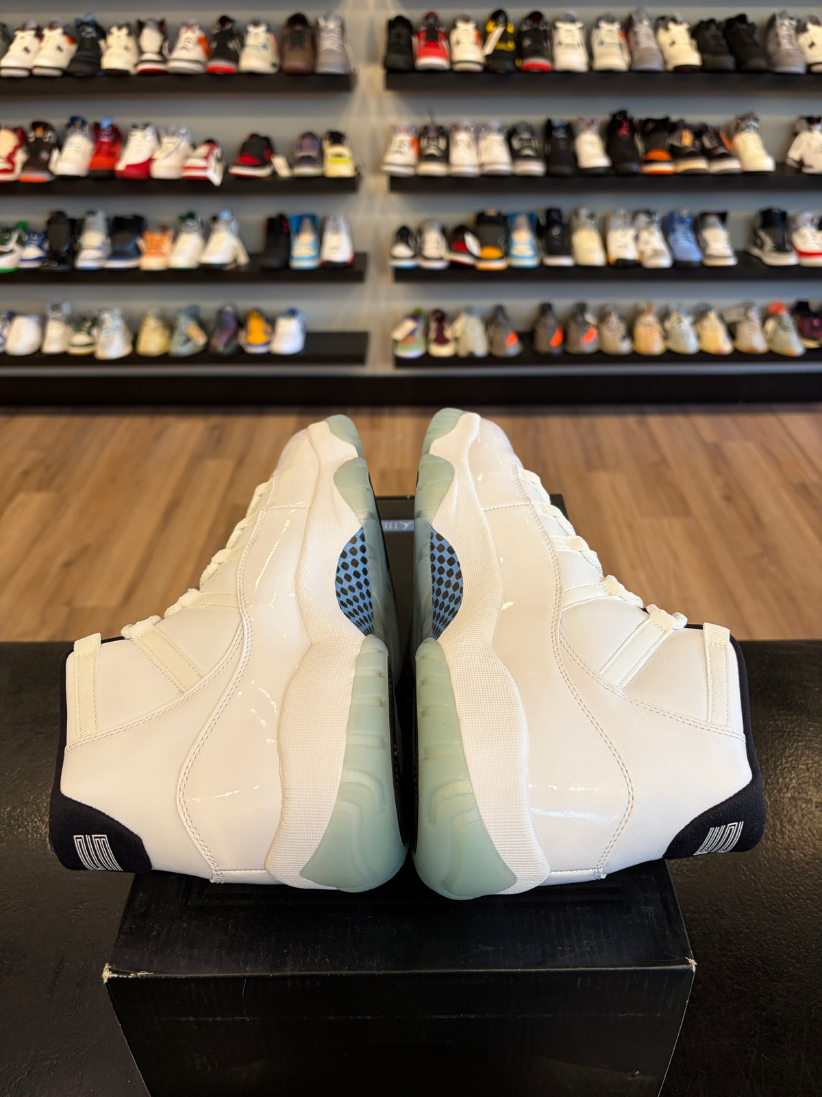 Jordan 11 Legend Blue 2014 Size 11 Brand New