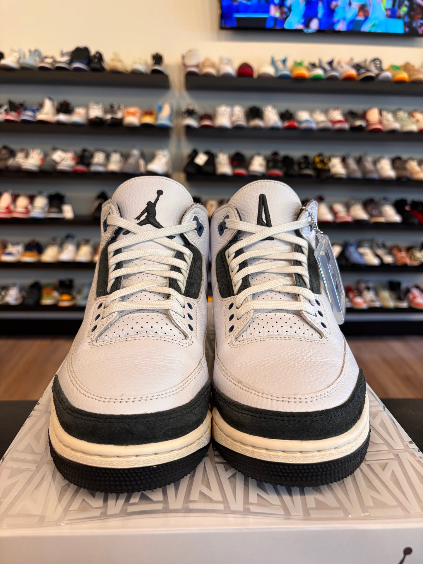 Jordan 3 A Ma Maniere Diffused Blue Size 9.5 Pre-Owned