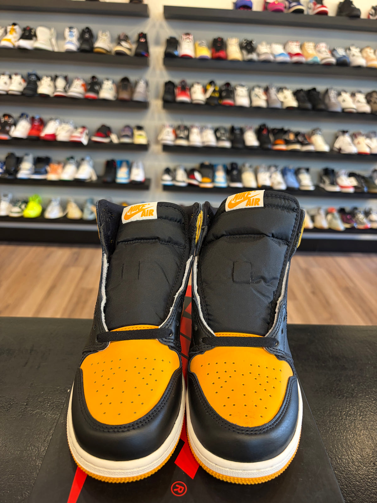 Jordan 1 Taxi Size 7Y (8.5W) Brand New