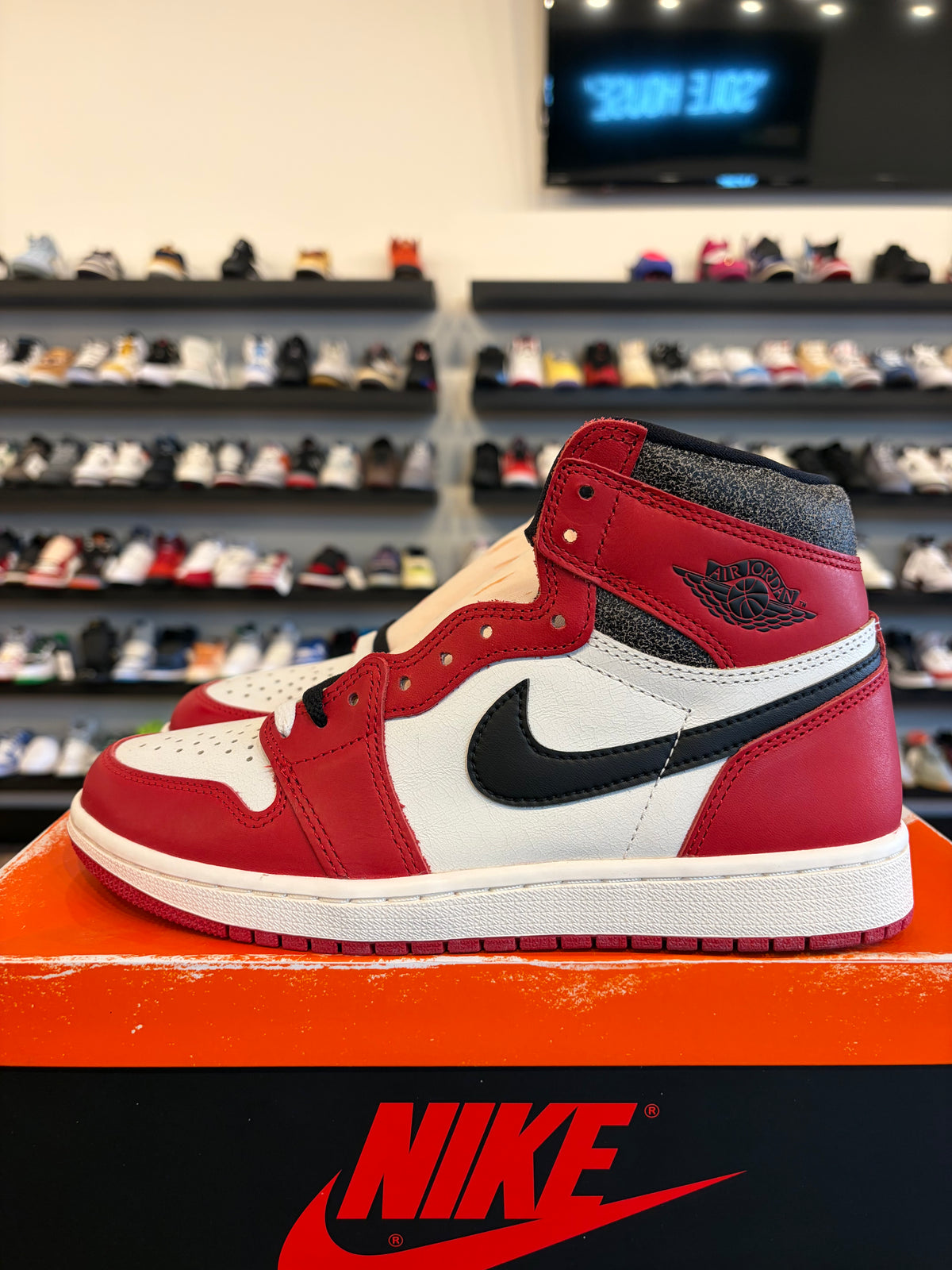 Jordan 1 Lost and Found Size 8.5 Brand New