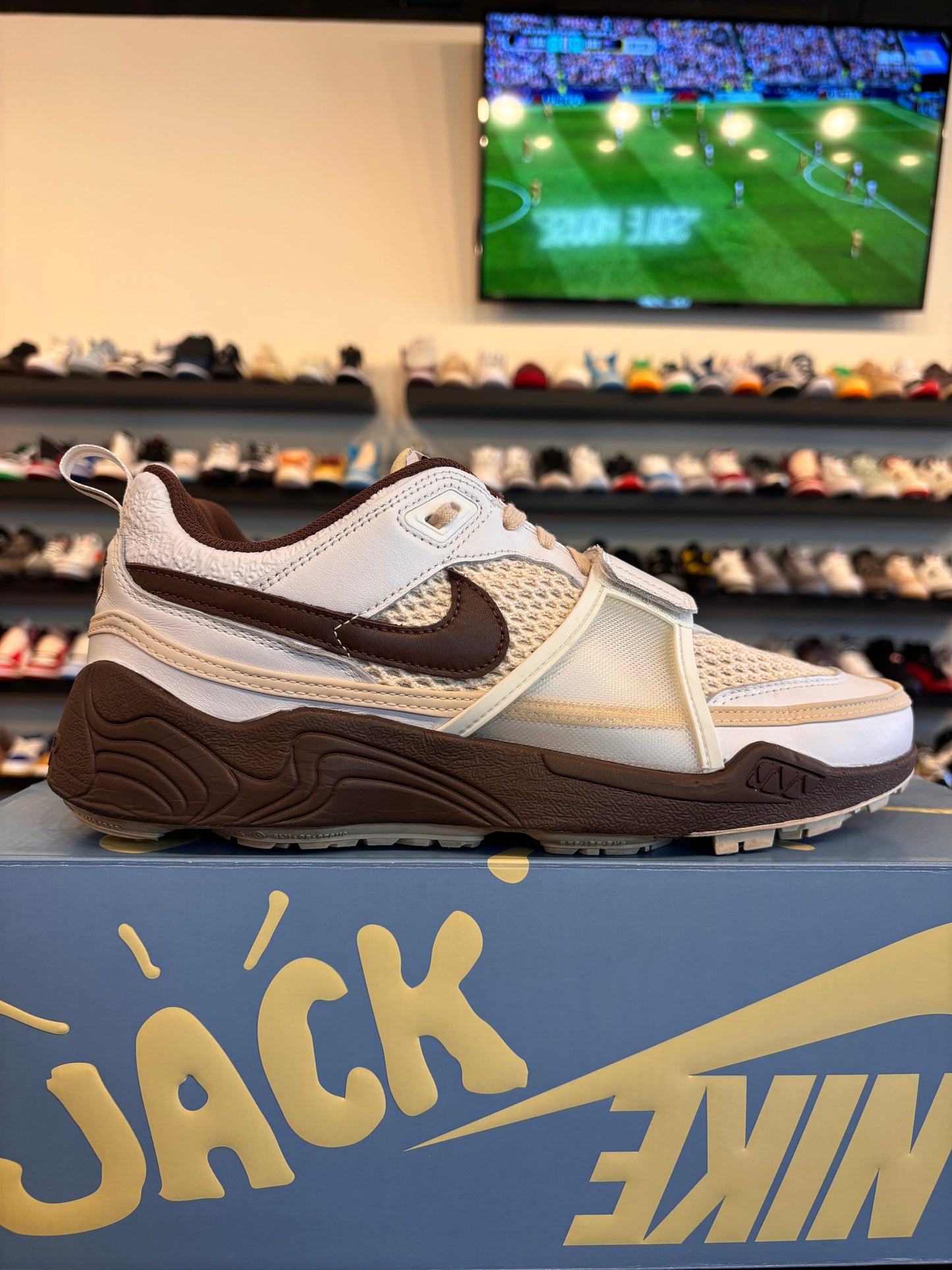Nike Zoom Field Jaxx Travis Scott Light Chocolate Size 11 Pre-Owned