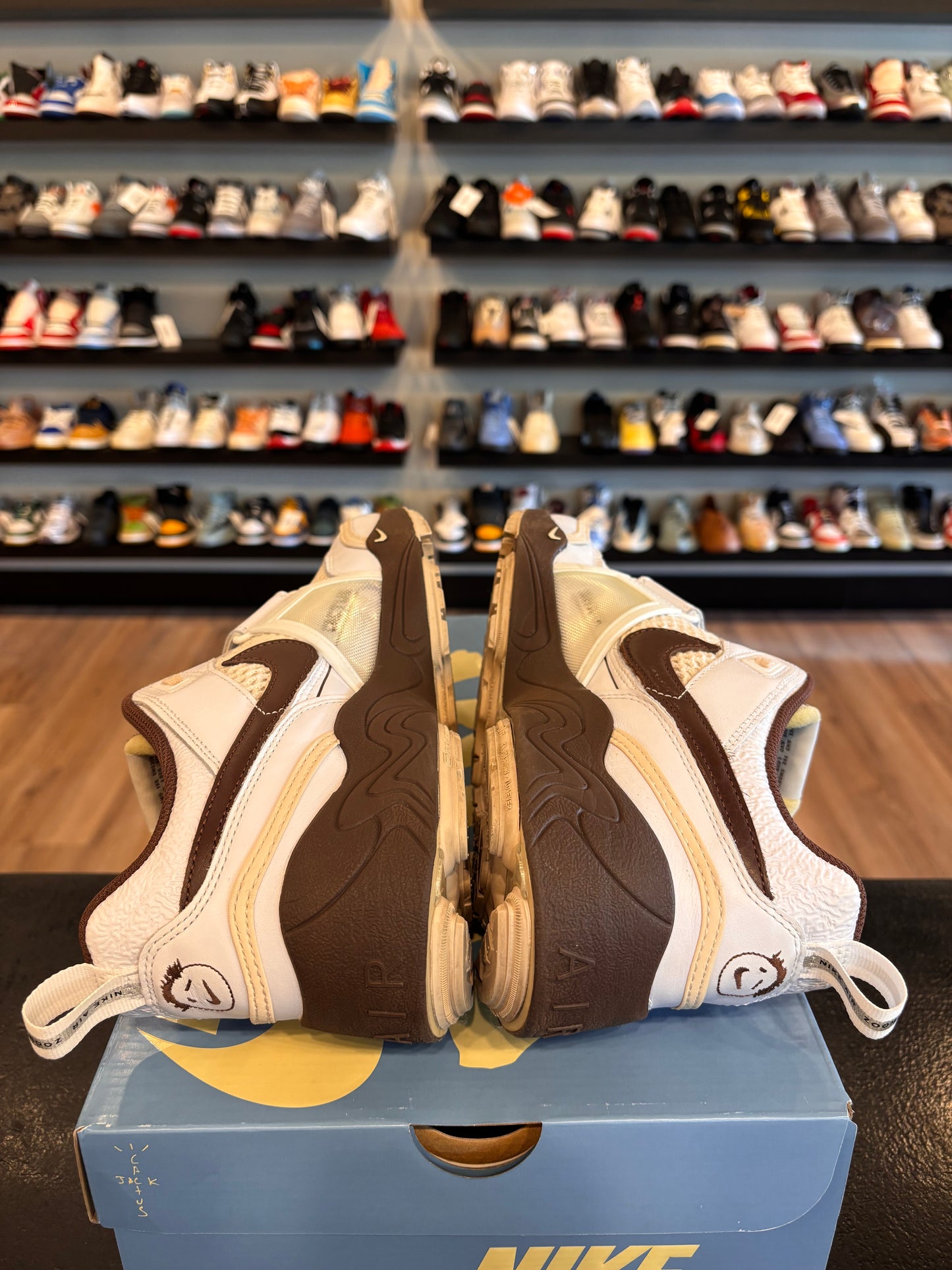 Nike Zoom Field Jaxx Travis Scott Light Chocolate Size 11 Pre-Owned