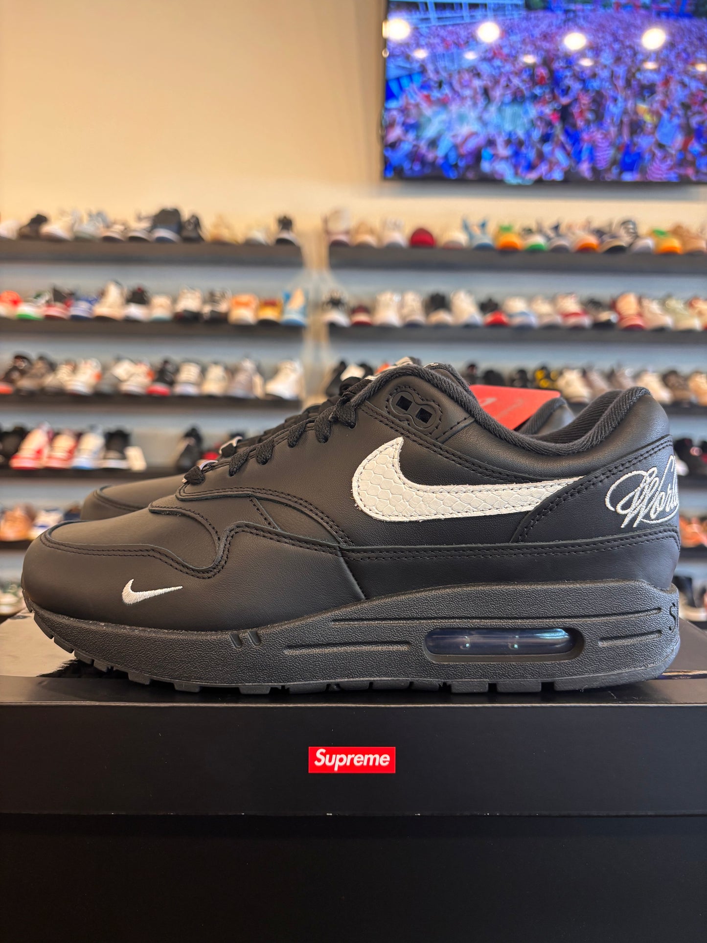 Nike Air Max 1 Supreme Black Size 9.5 Brand New