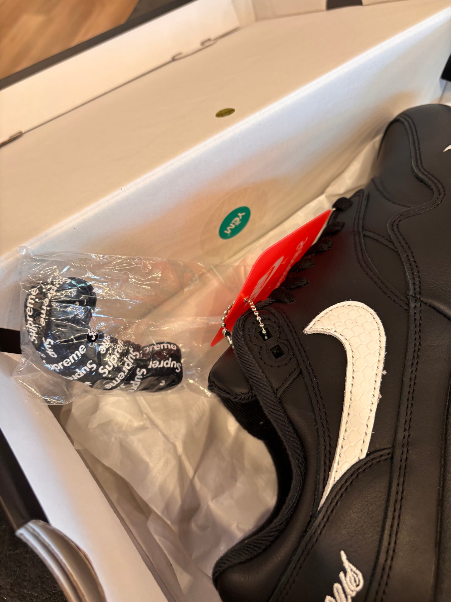 Nike Air Max 1 Supreme Black Size 9.5 Brand New