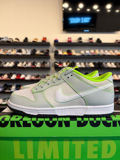 Nike Dunk Low Oregon Size 8.5 Brand New