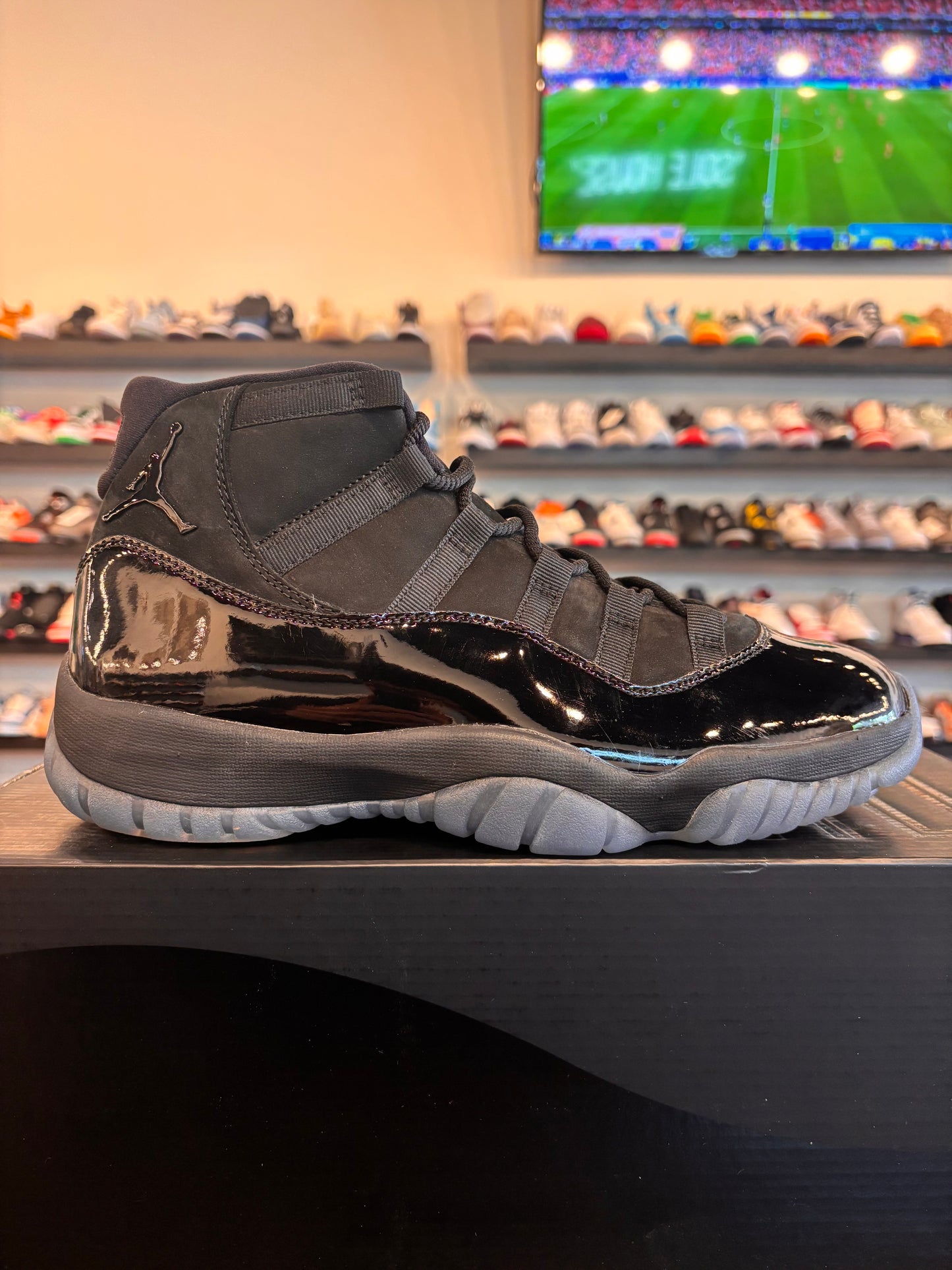 Jordan 11 Cap and Gown Size 9.5 Brand New