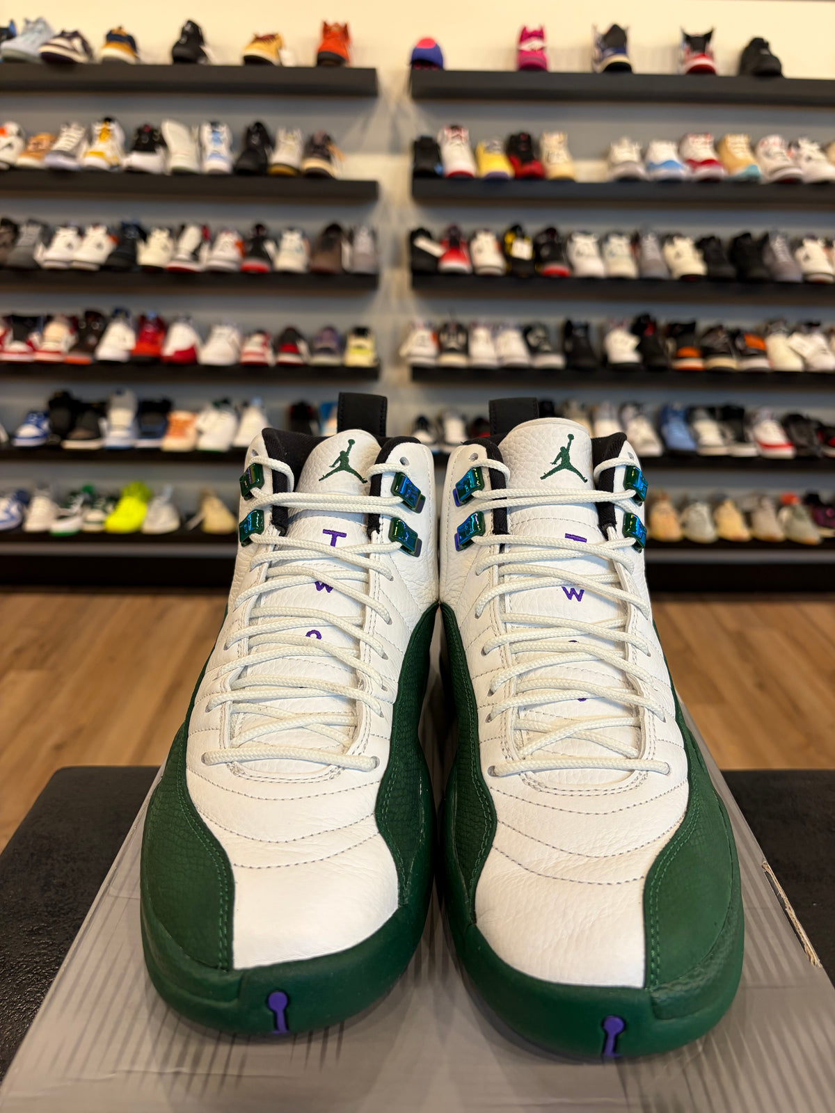 Jordan 12 Bucks Size 8.5 Pre-Owned