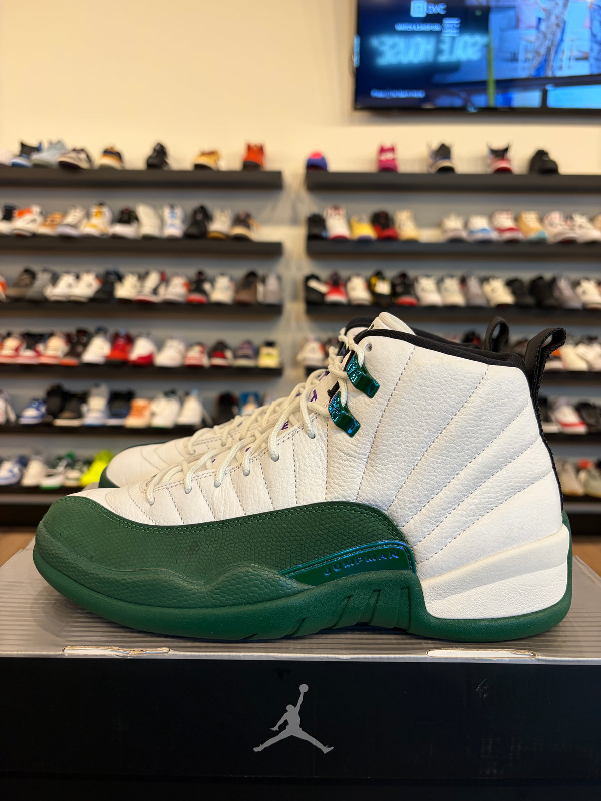 Jordan 12 Bucks Size 8.5 Pre-Owned