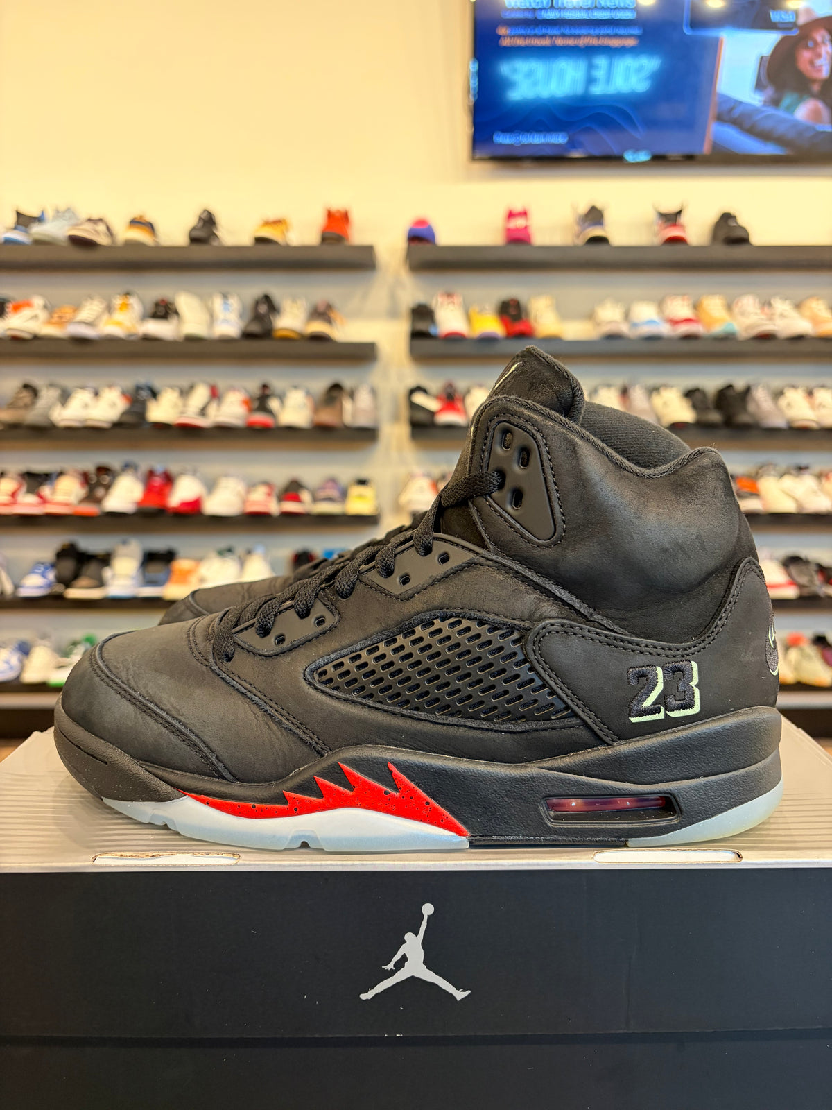 Jordan 5 Halloween Size 8.5 Pre-Owned