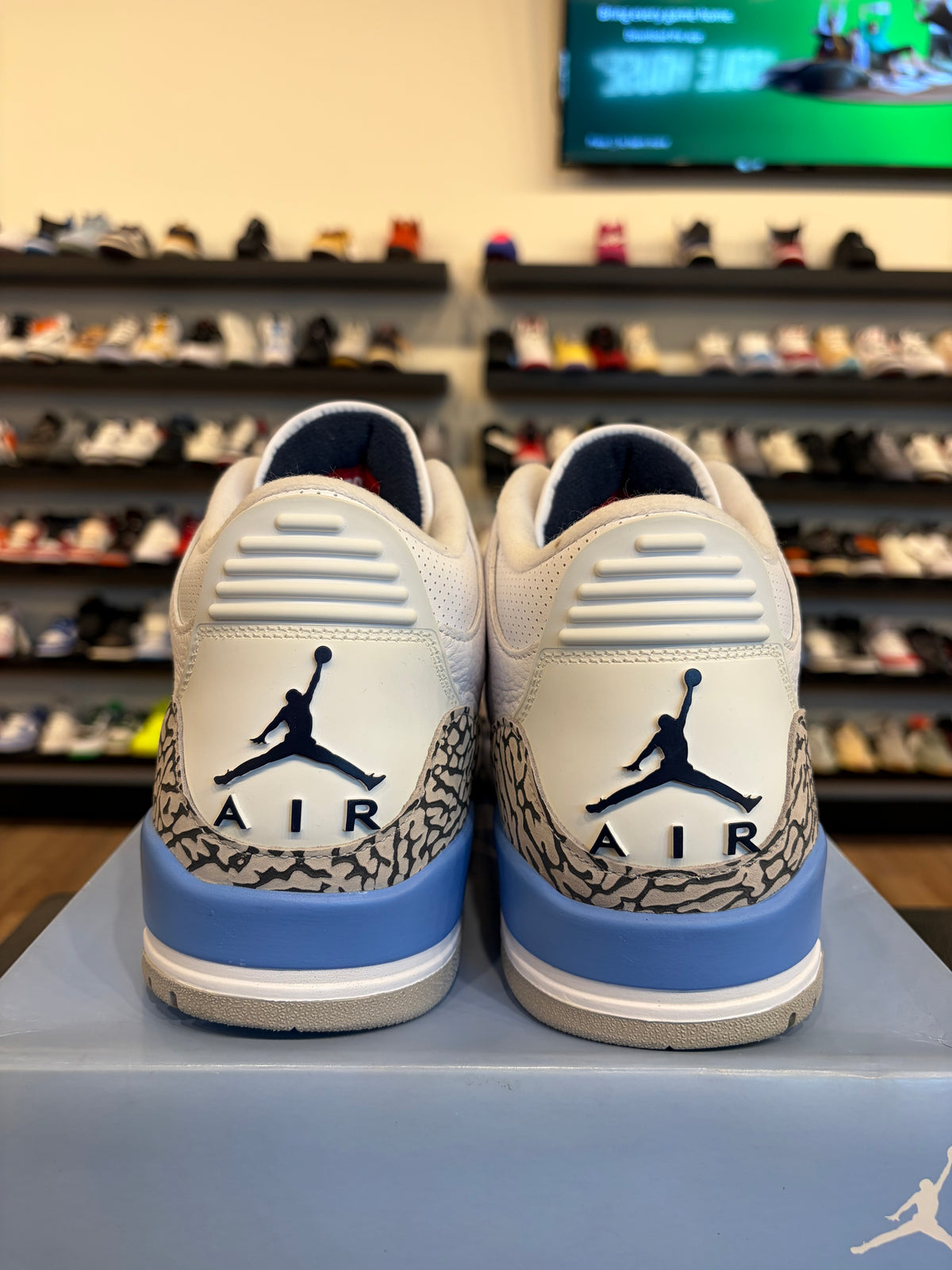 Jordan 3 UNC Size 12 Pre-Owned