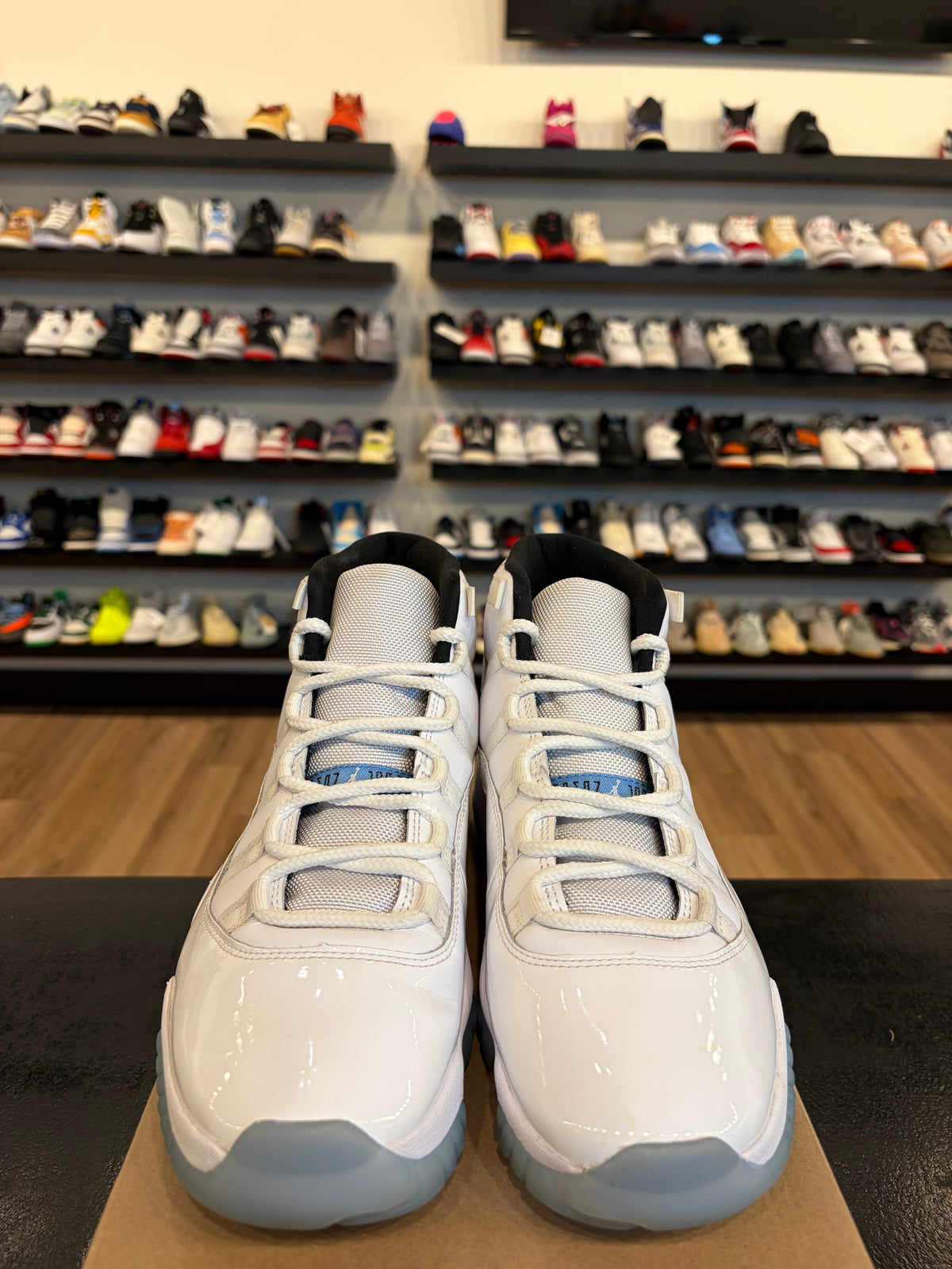 Jordan 11 Legend Blue 2024 Size 10.5 Pre-Owned (No Box)