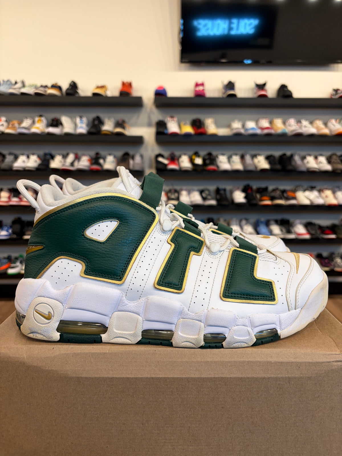 Nike Uptempo ATL Size 13 Pre-Owned (No Box)