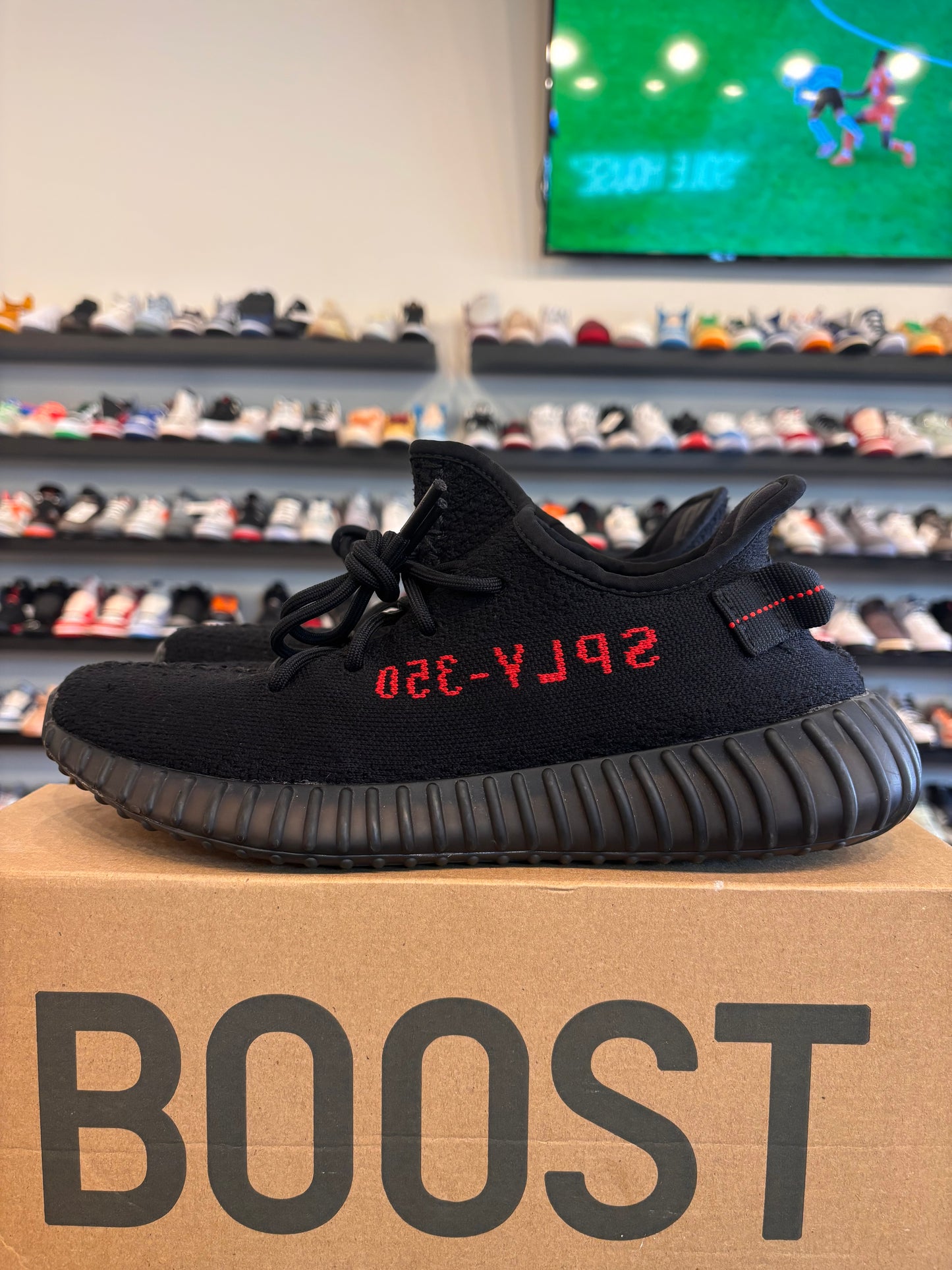 Yeezy 350 V2 Bred Size 10.5 Pre-Owned