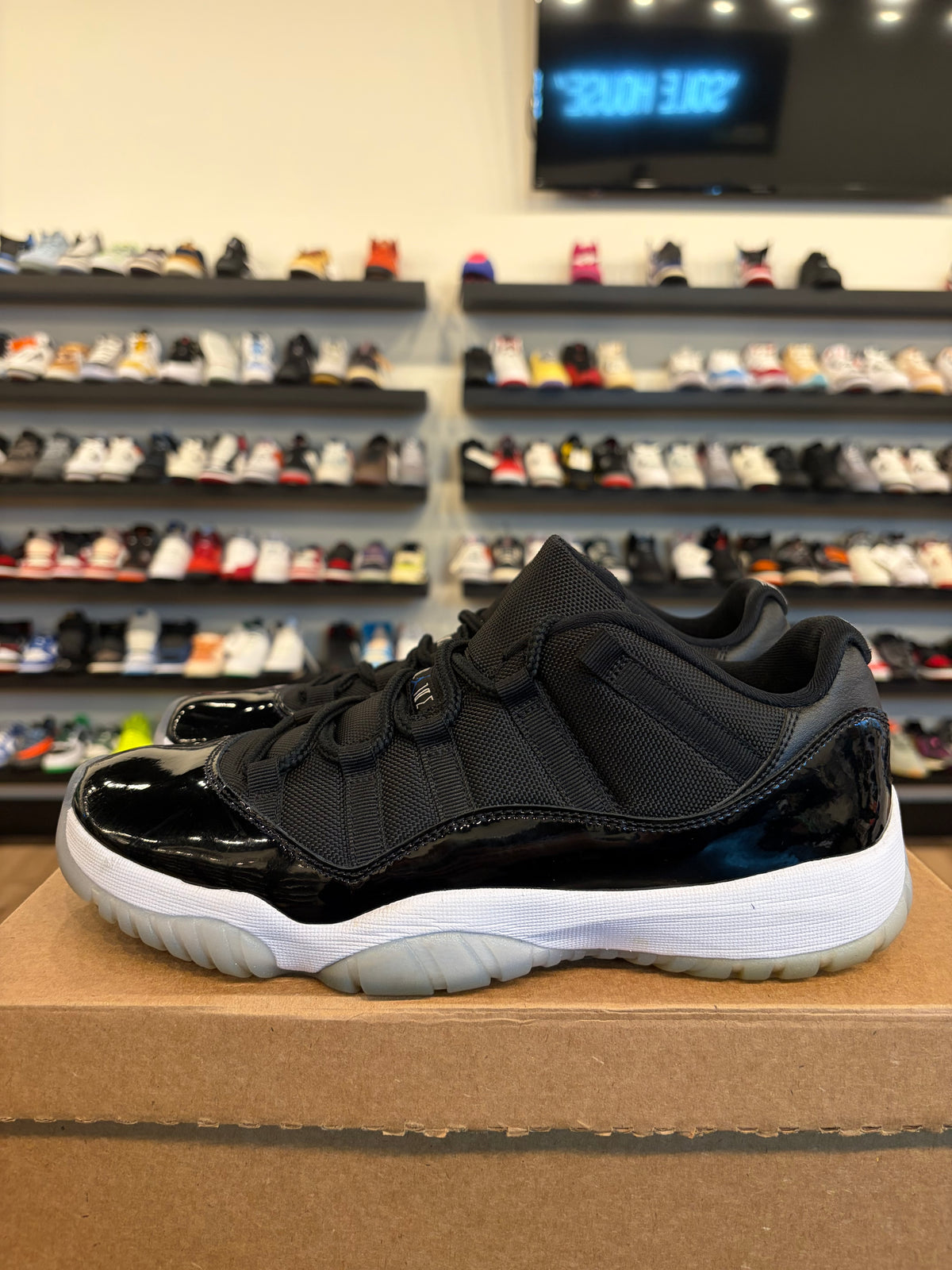 Jordan 11 Low Space Jam Size 10 Pre-Owned (No Box)