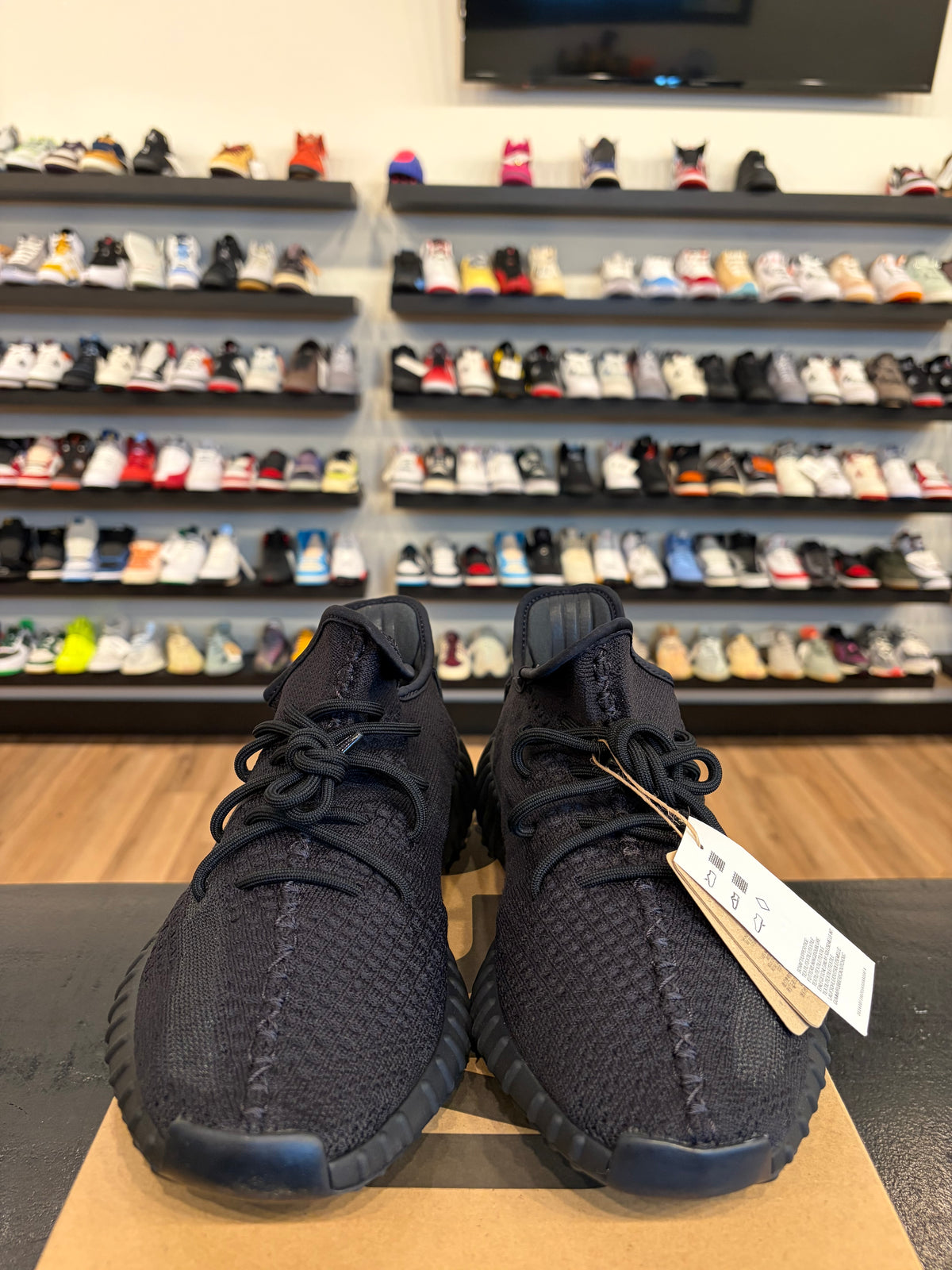 Yeezy 350 V2 Onyx Size 11 Brand New