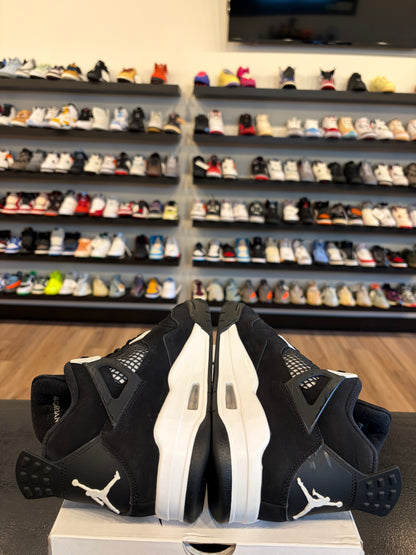 Jordan 4 White Thunder Size 9 Pre-Owned