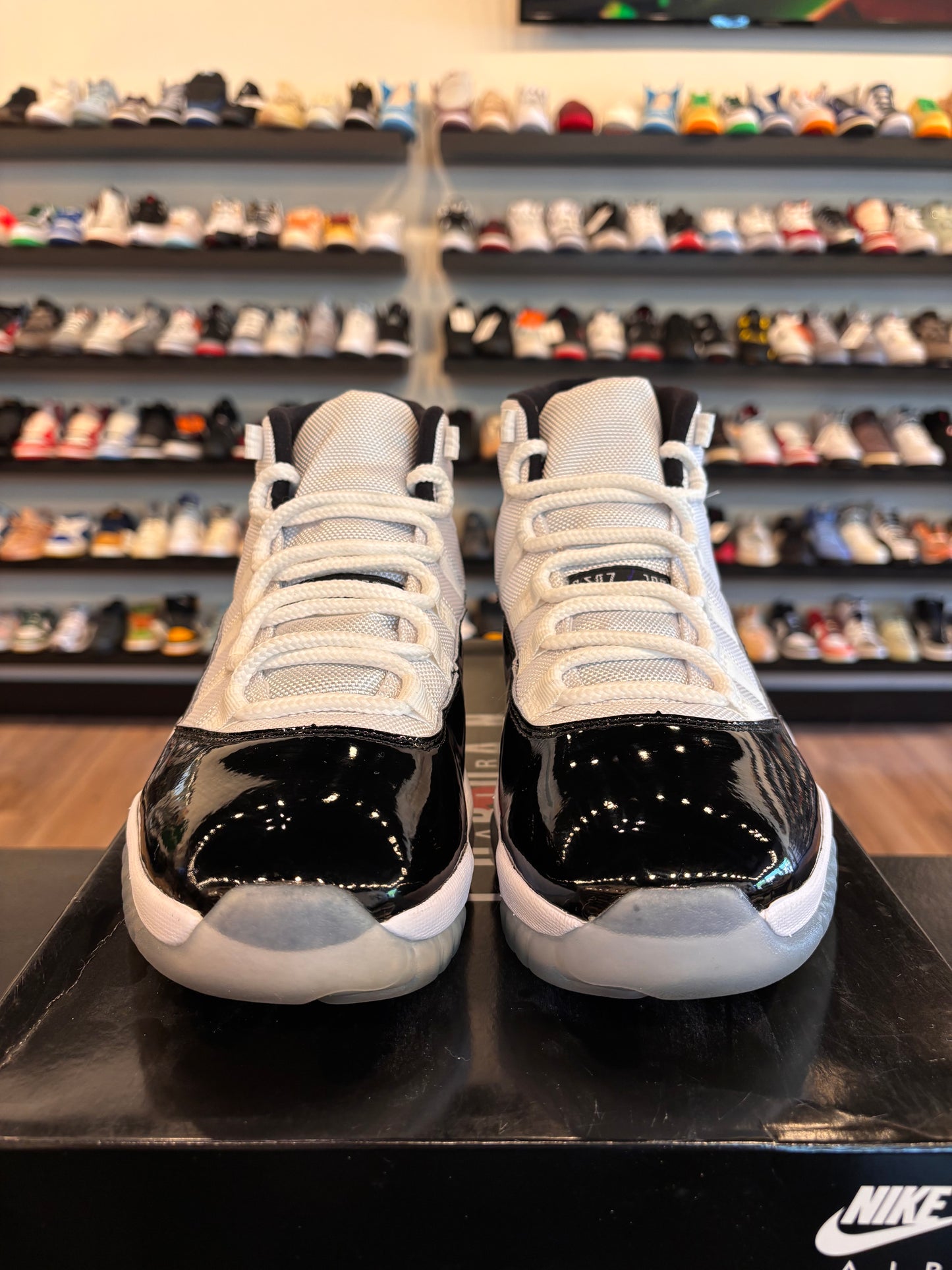Jordan 11 Concord 2018 Size 9.5 Pre-Owned