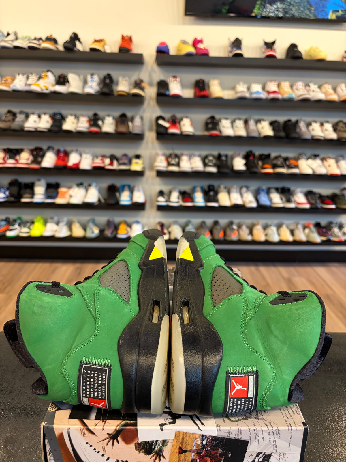 Jordan 5 Oregon Size 8 Pre-Owned