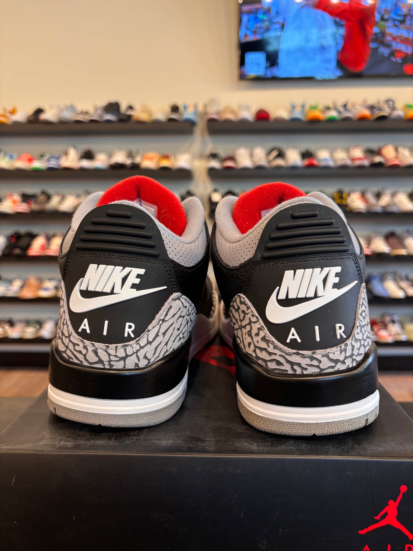 Jordan 3 Black Cement 2018 Size 9.5 Pre-Owned