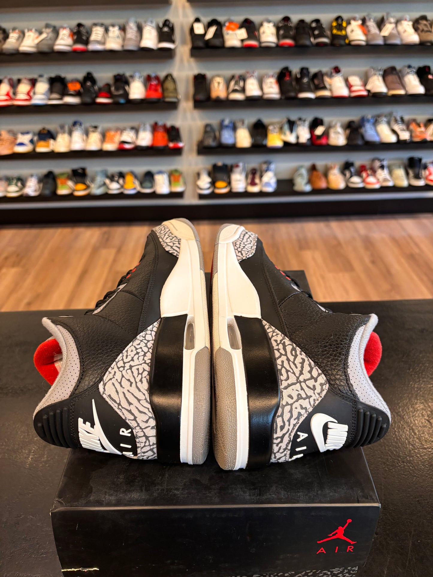 Jordan 3 Black Cement 2018 Size 9.5 Pre-Owned