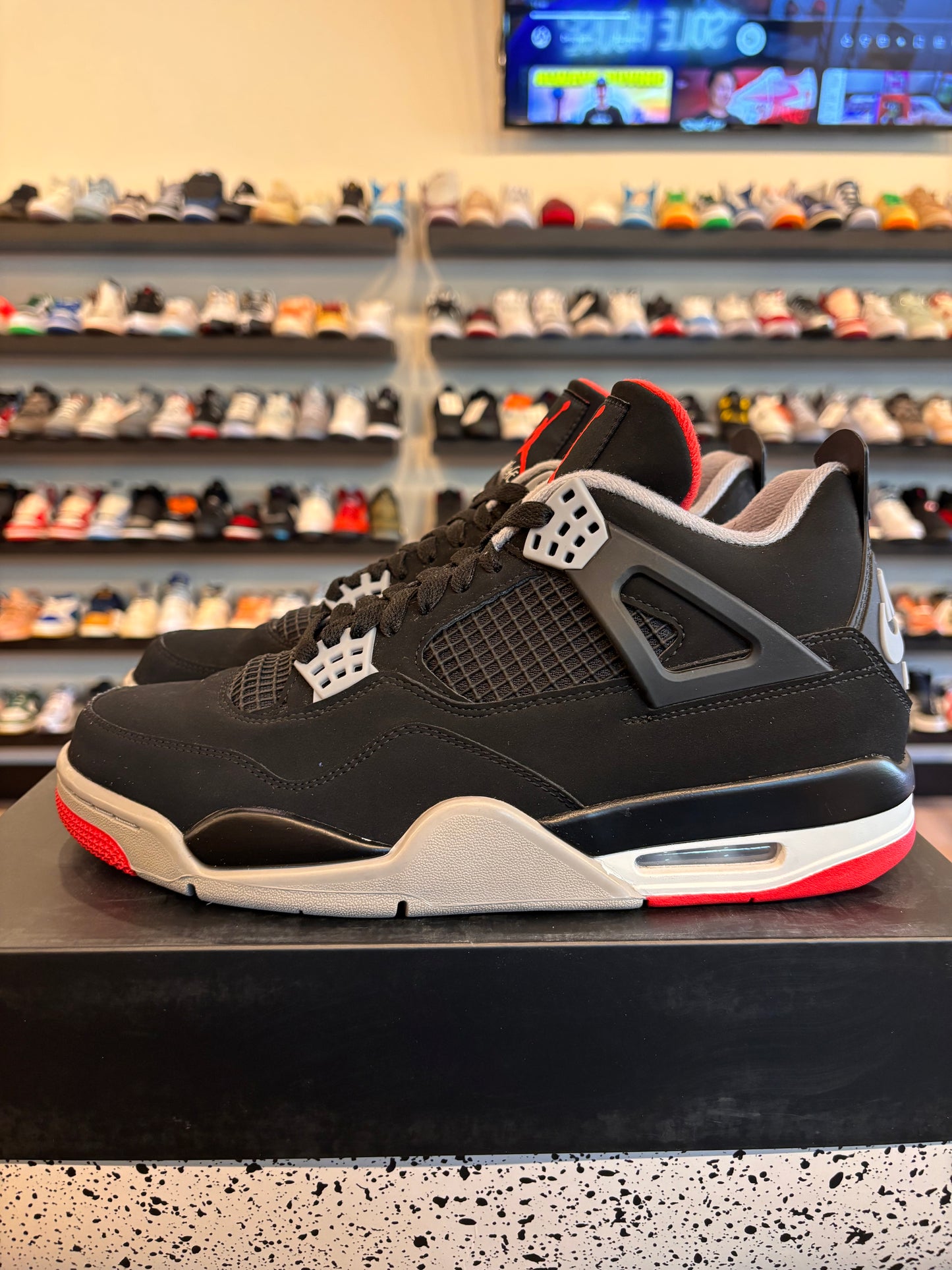 Jordan 4 Bred 2019 Size 9.5 Pre-Owned