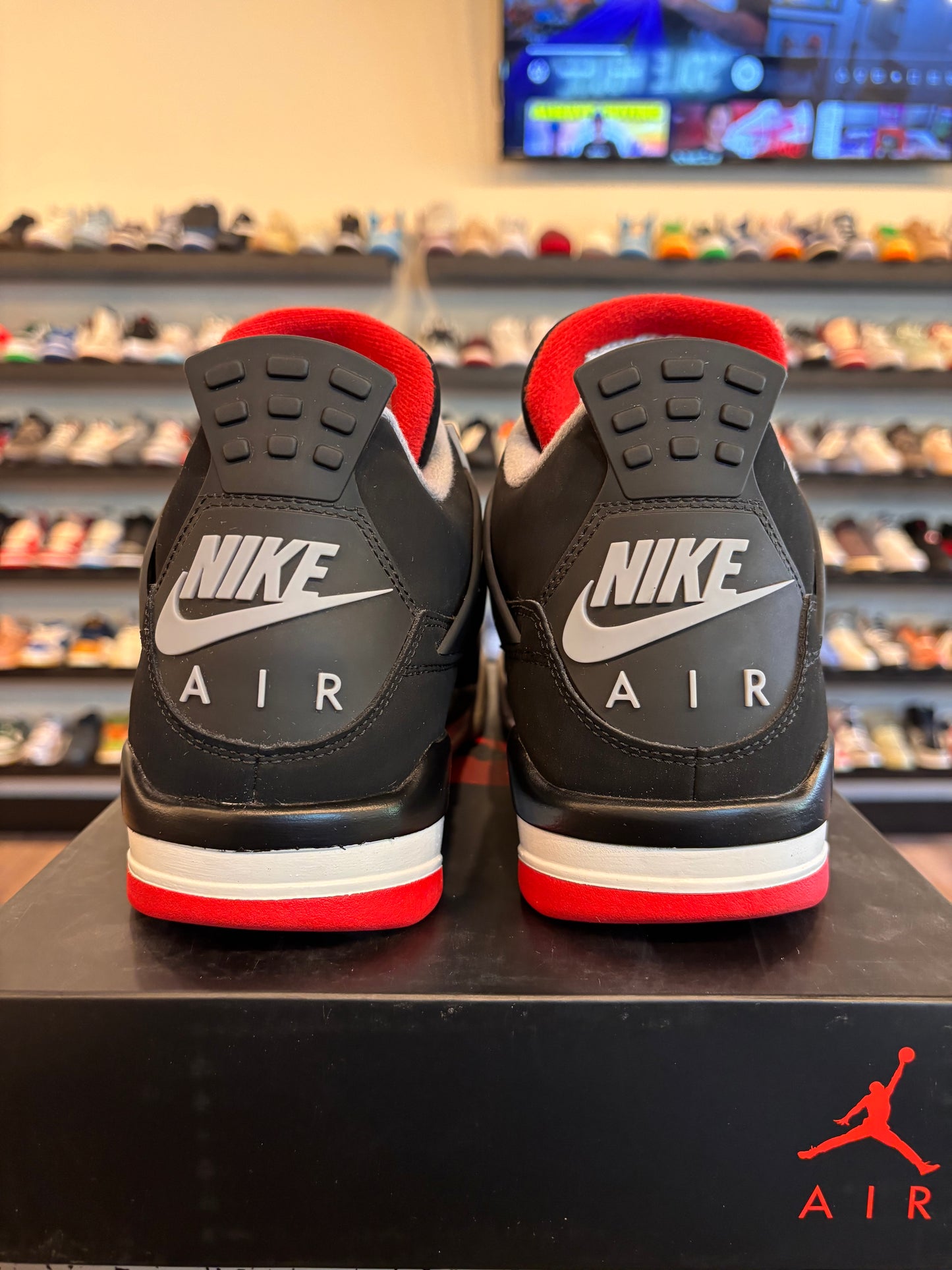 Jordan 4 Bred 2019 Size 9.5 Pre-Owned