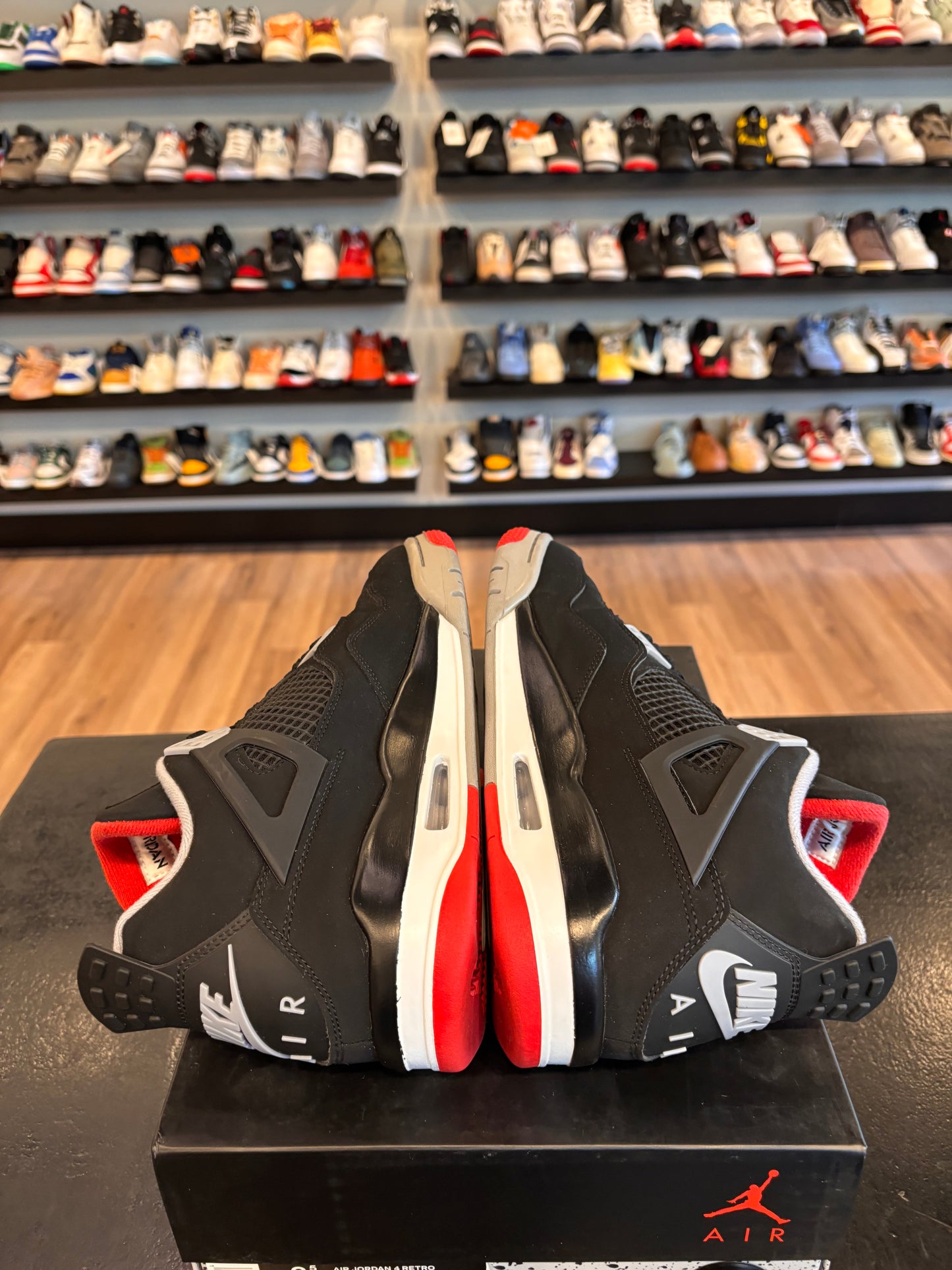 Jordan 4 Bred 2019 Size 9.5 Pre-Owned