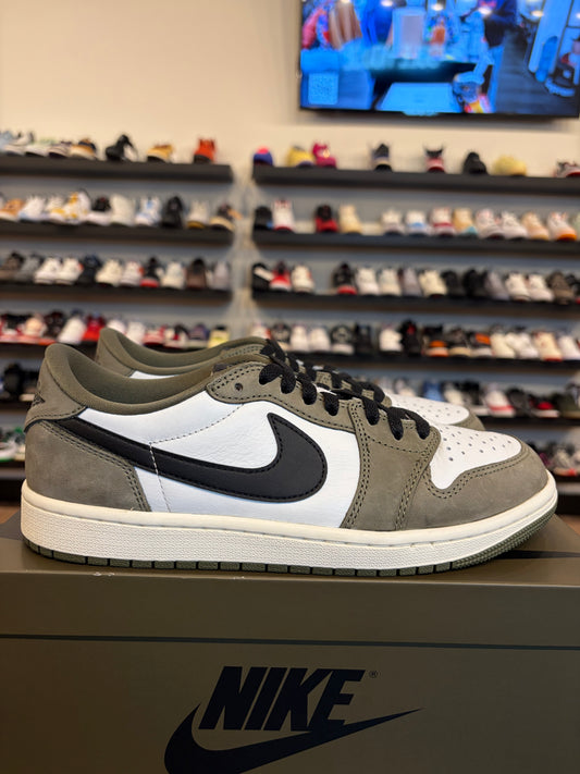 Jordan 1 Low Olive Size 8.5 Pre-Owned