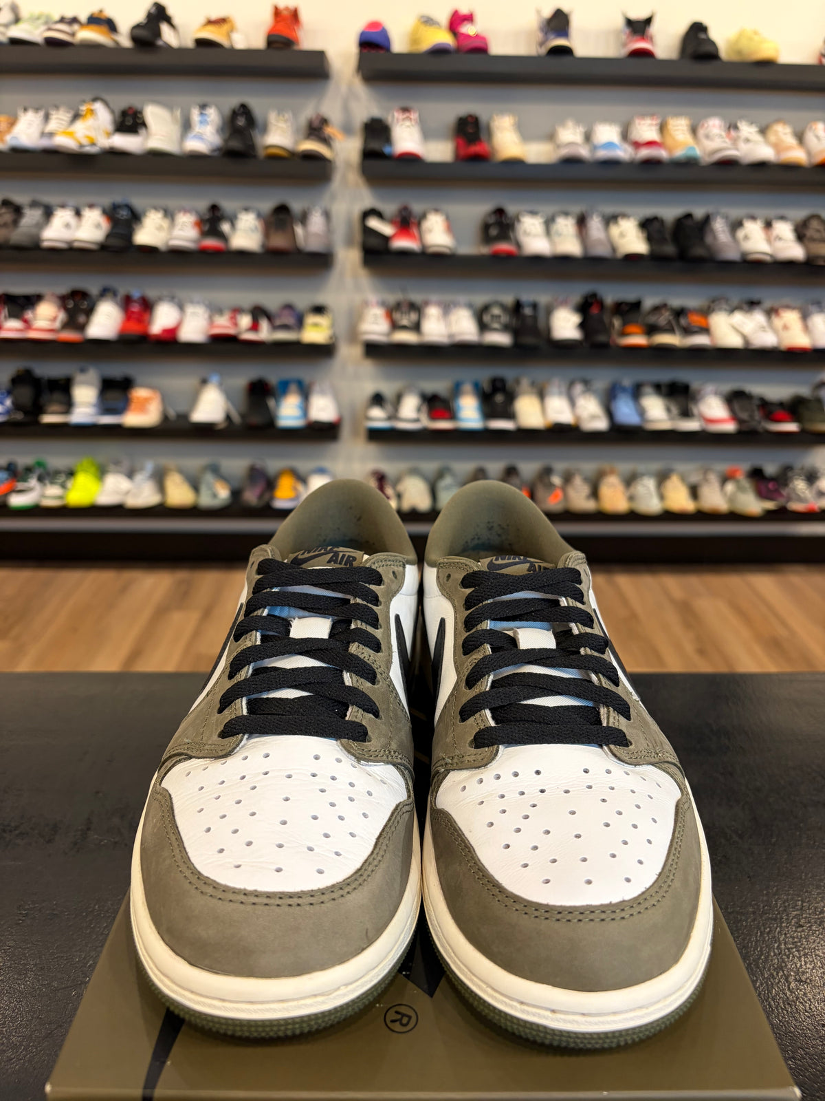 Jordan 1 Low Olive Size 8.5 Pre-Owned