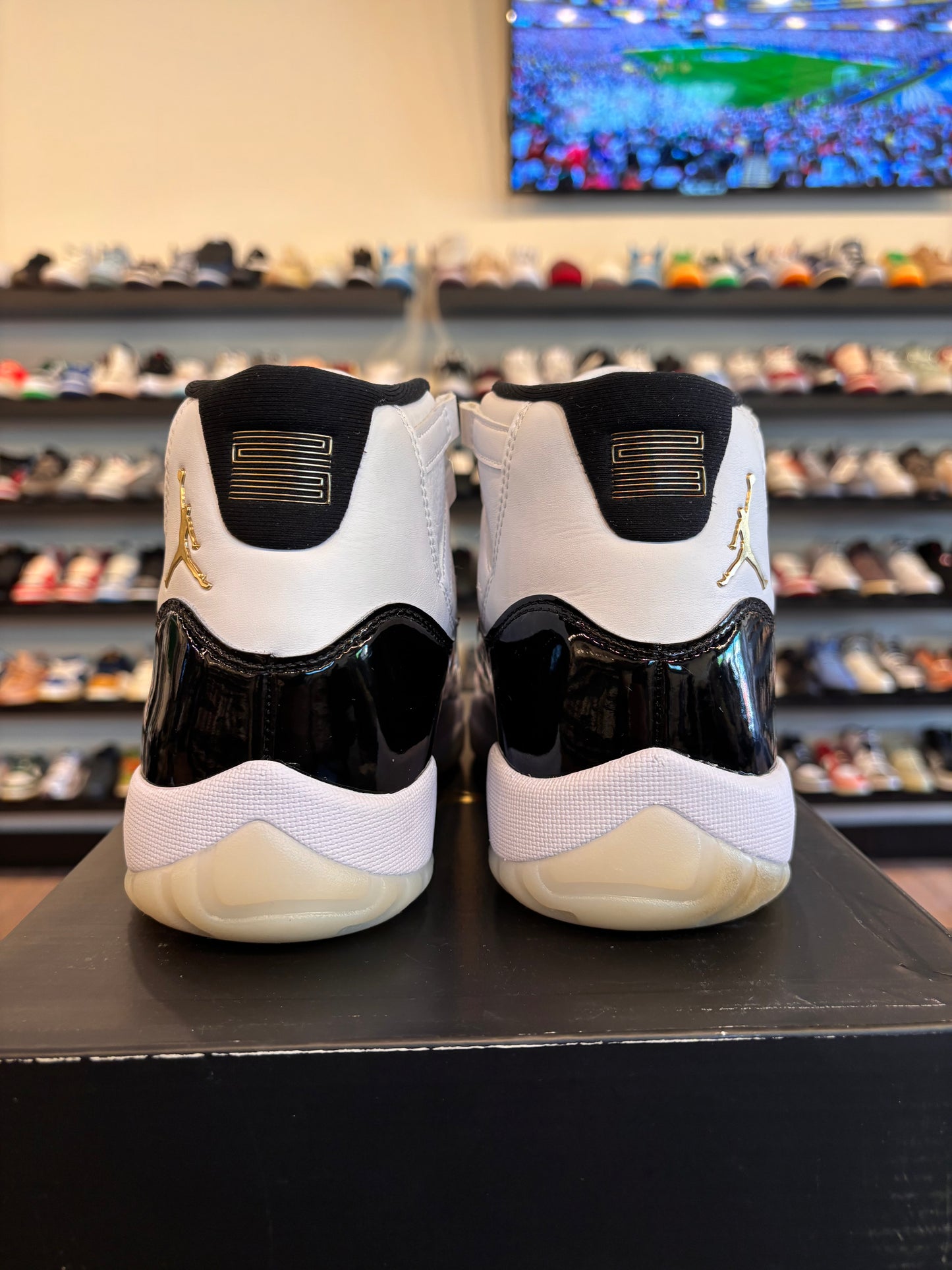Jordan 11 Gratitude Size 8 Pre-Owned