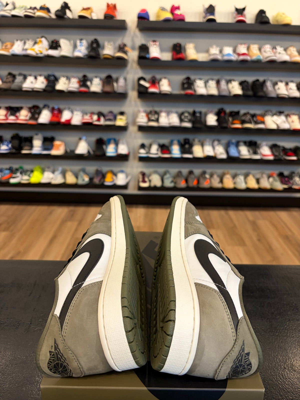 Jordan 1 Low Olive Size 8.5 Pre-Owned