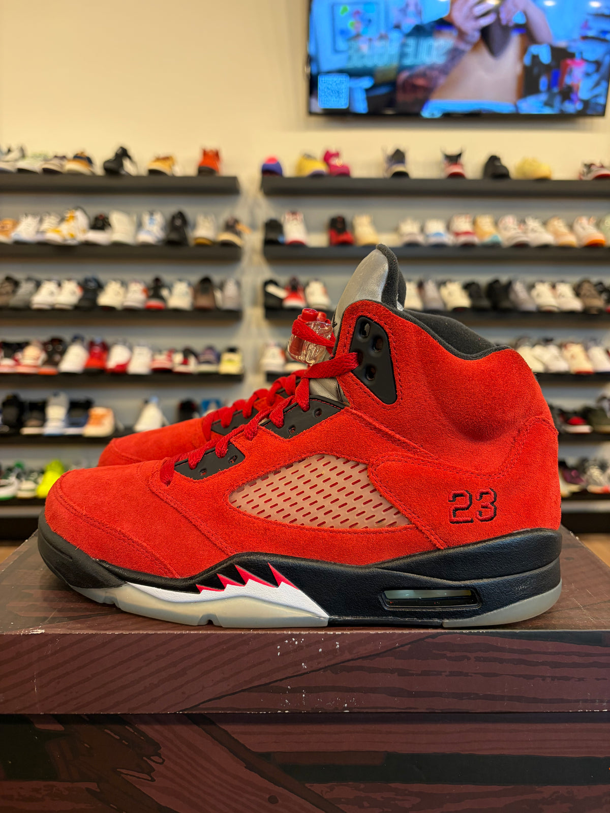 Jordan 5 Raging Bull Size 9 Pre-Owned