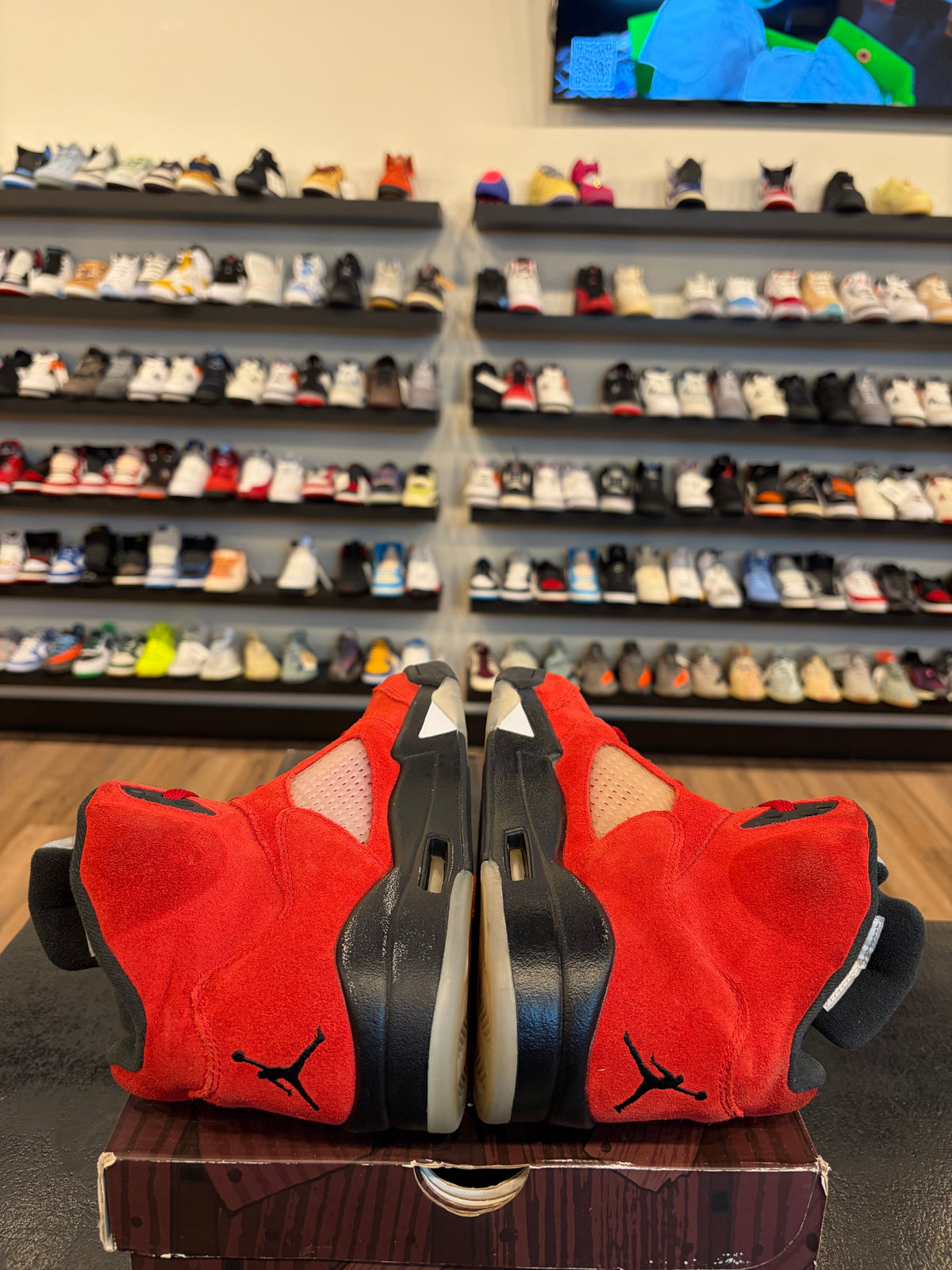 Jordan 5 Raging Bull Size 9 Pre-Owned